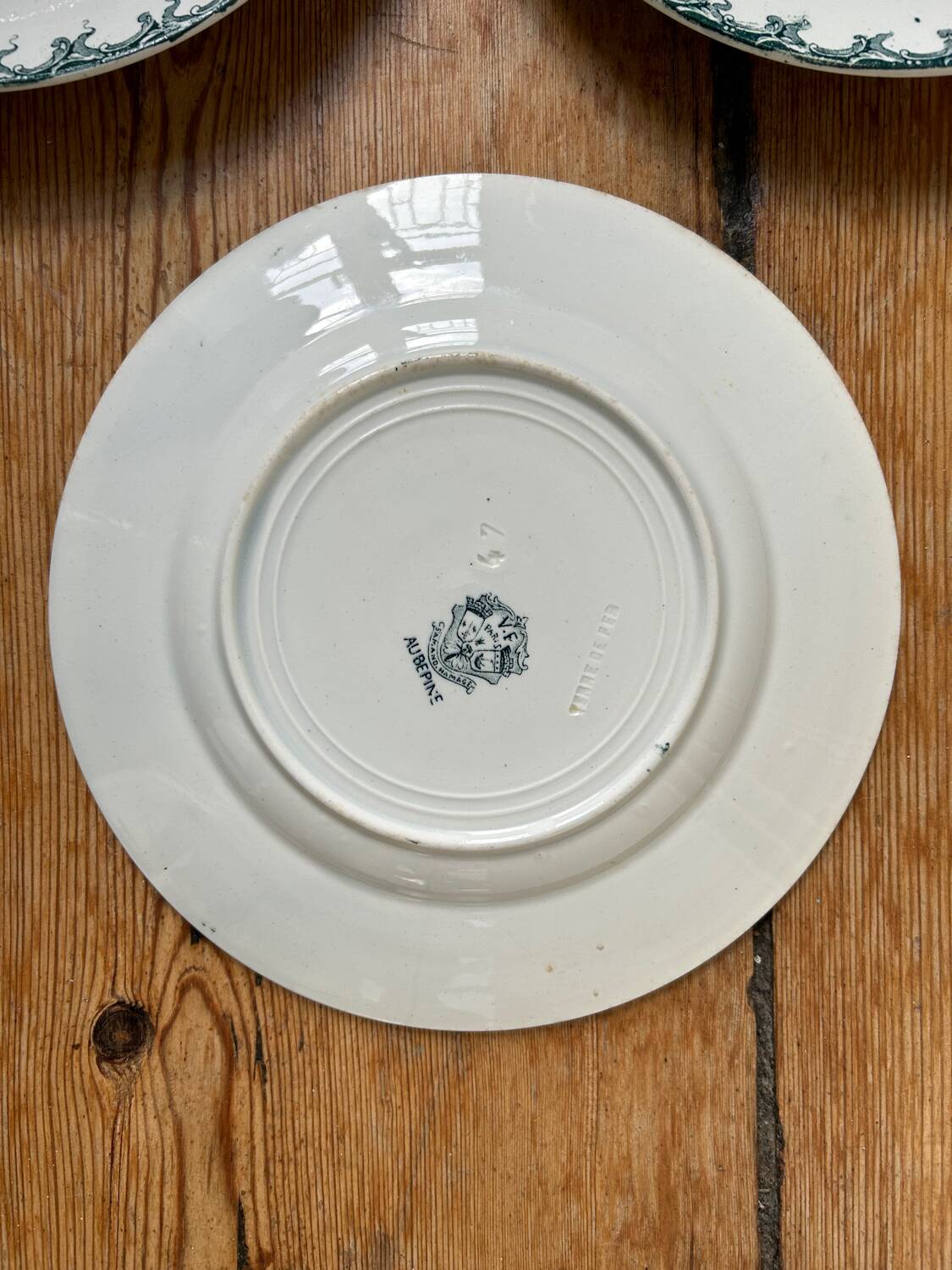 Series of 6 old flat plates “Terre de Fer”