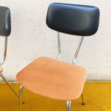Paire de chaises en métal chromé, skaï noir et velours, années 70