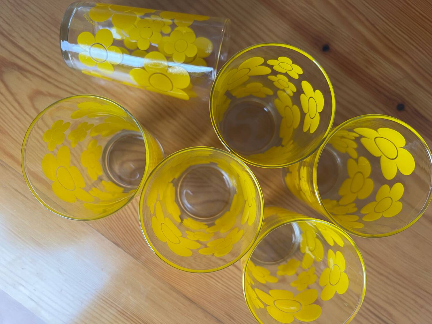 Juice glasses from the 70s flower power