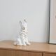 Figurine de chien en porcelaine, années 1960, fabriquée en Europe.