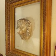 Ancien cadre doré ornement tête de lion sur plexiglas