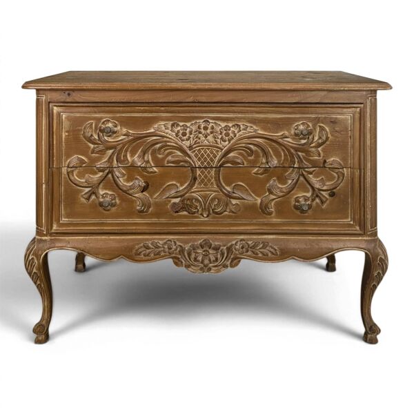 Commode de style Directoire en pin césuré
