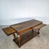 silk table in walnut from the Restoration period
