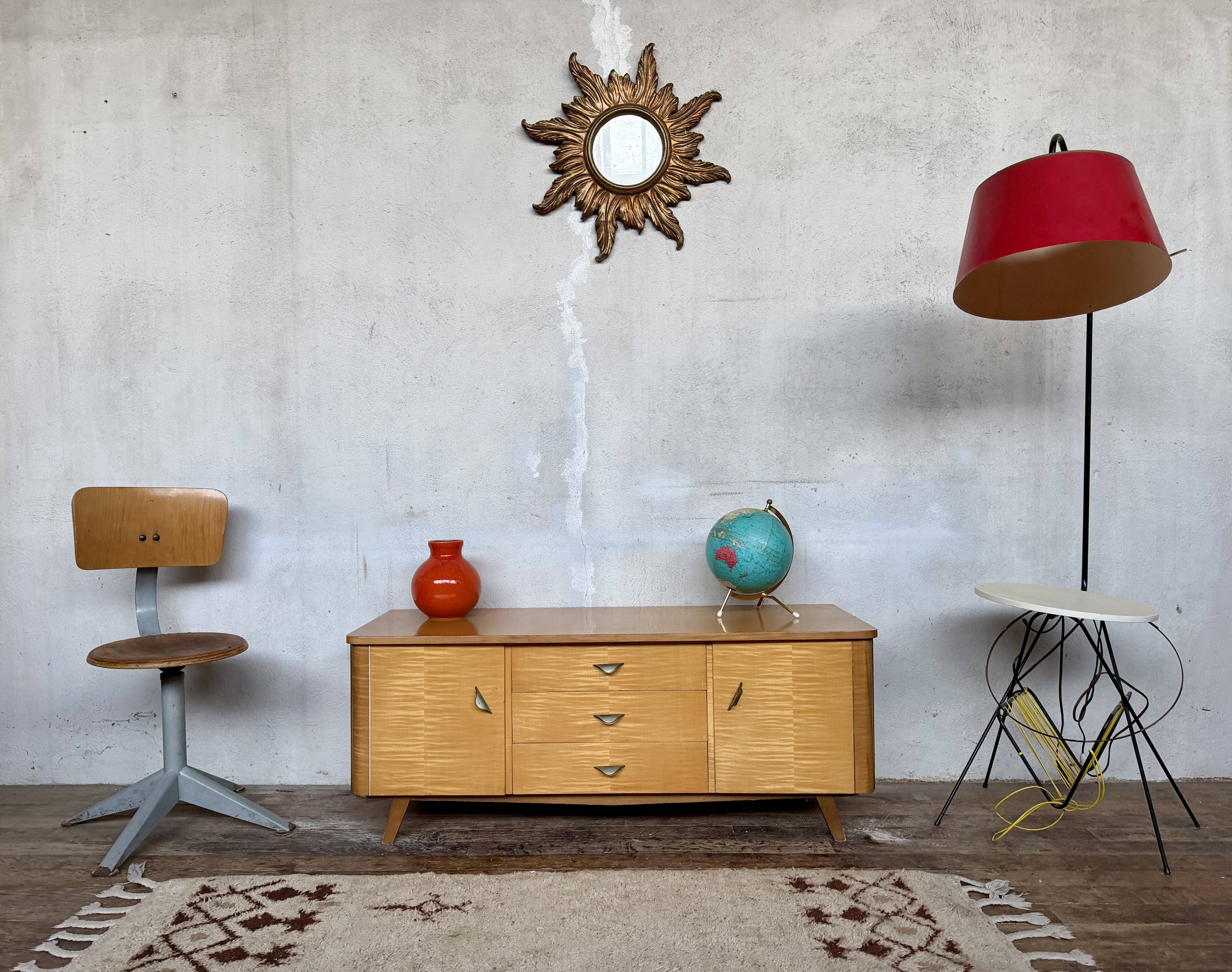 Vintage TV unit with tapered legs in Scandinavian style.