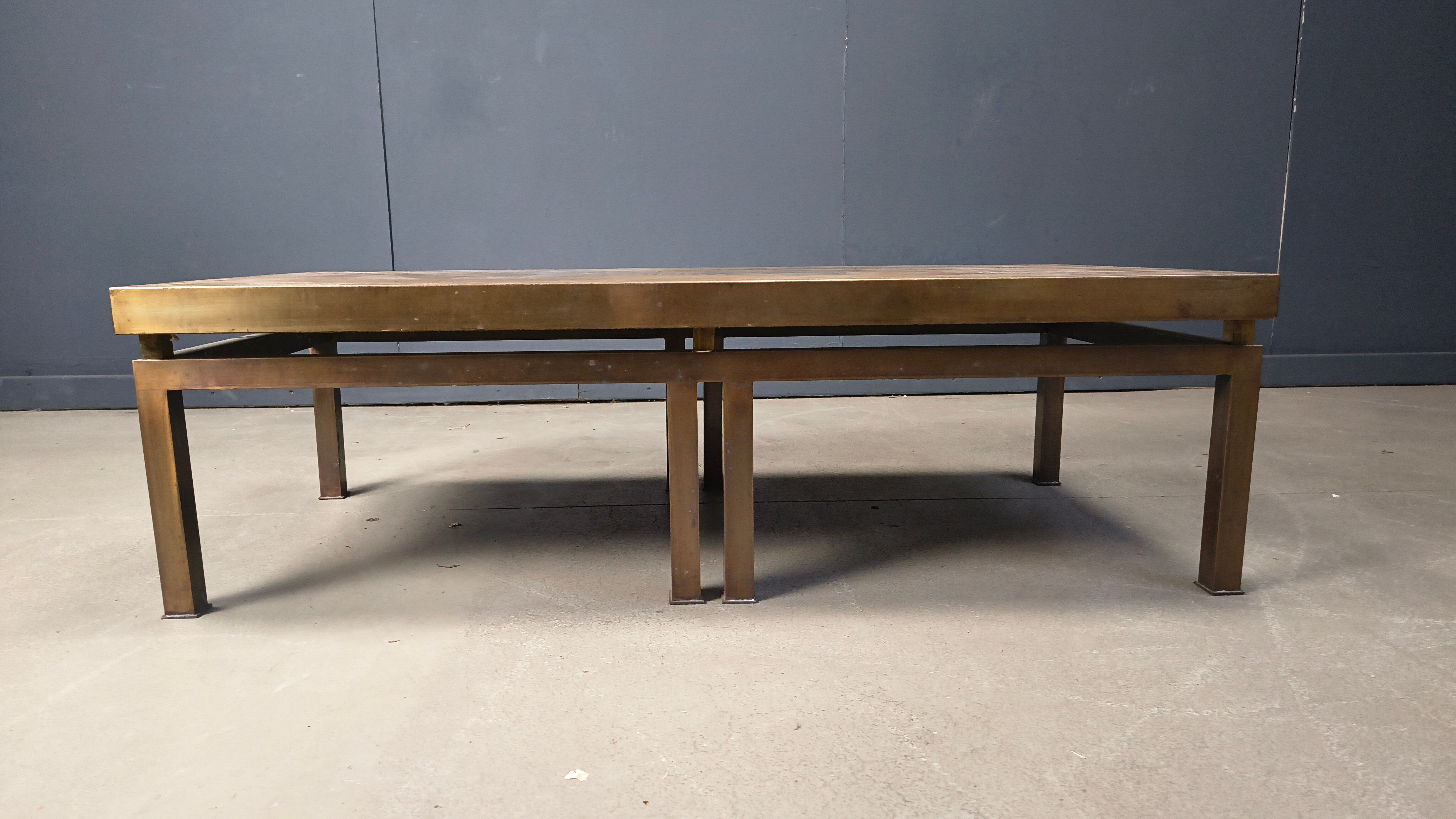 Table basse en laiton gravé vintage, années 1970