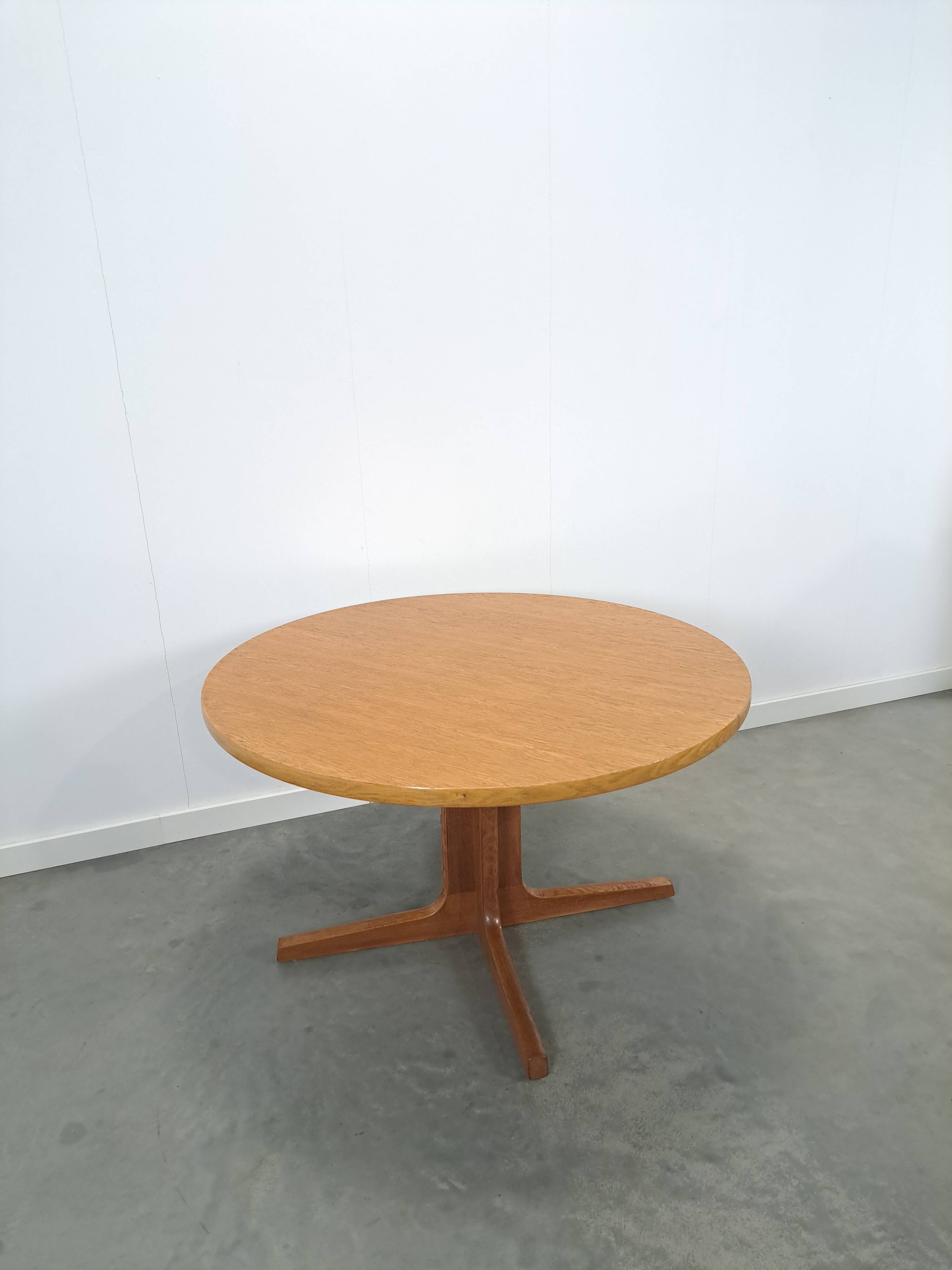 Ronde ovale eiken uitschuifbare eettafel