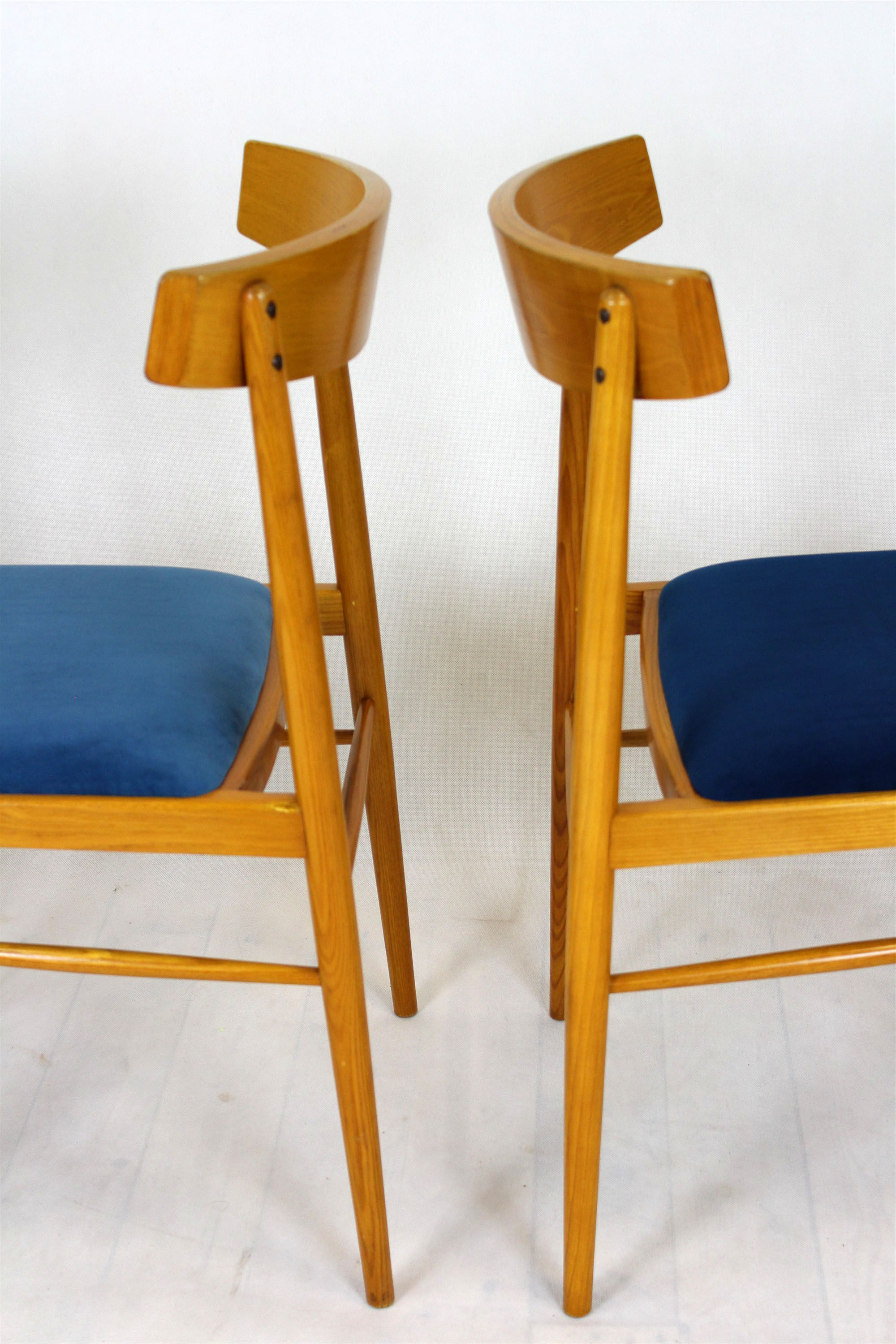 Chaises à manger par Ton, années 1960