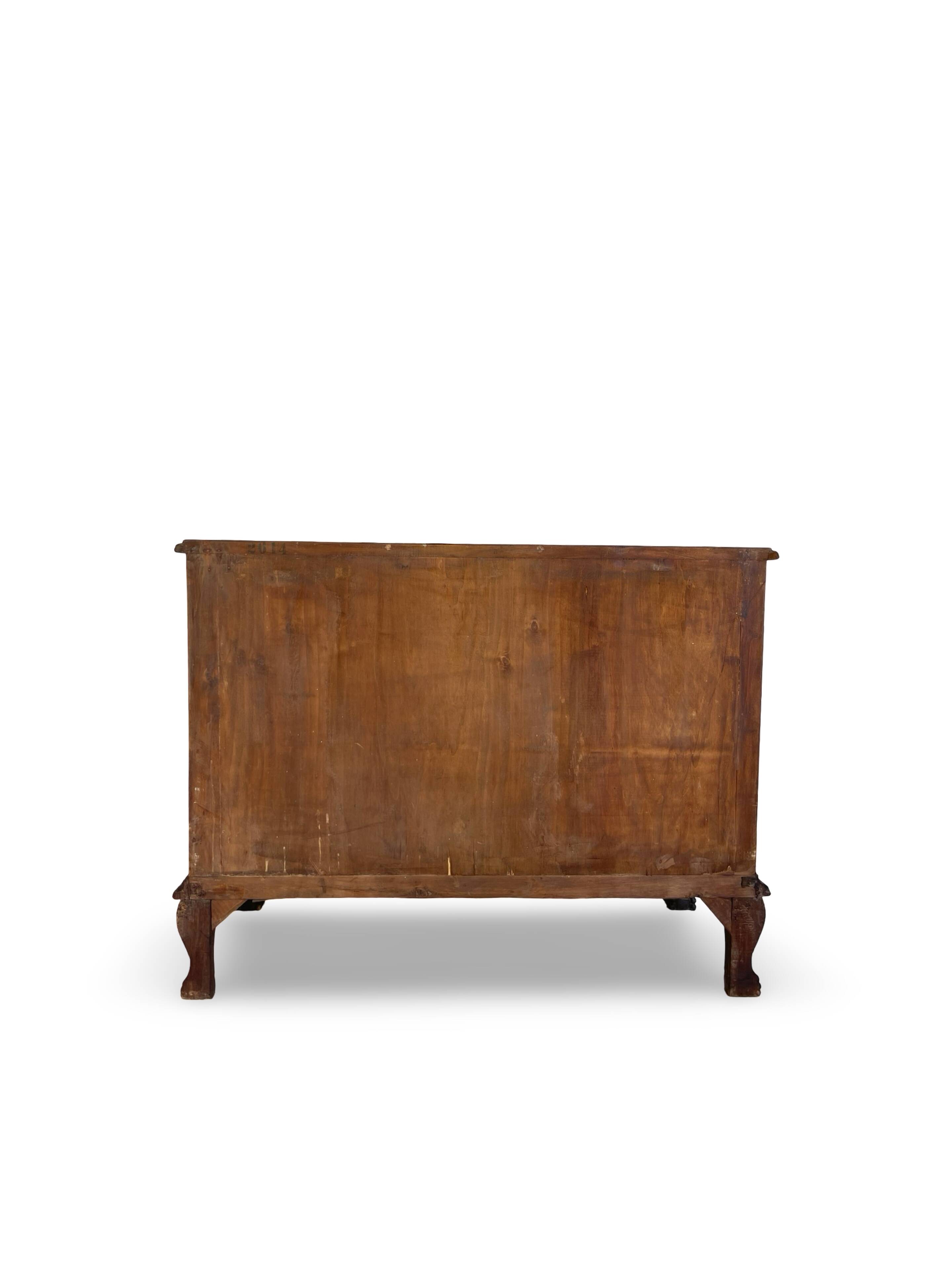 Commode italienne des années 1920.