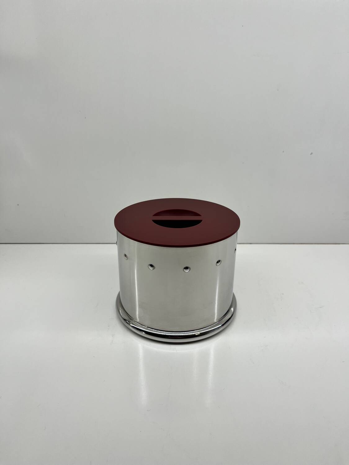 Boîte ronde en inox et plastique par Michael Graves pour Alessi