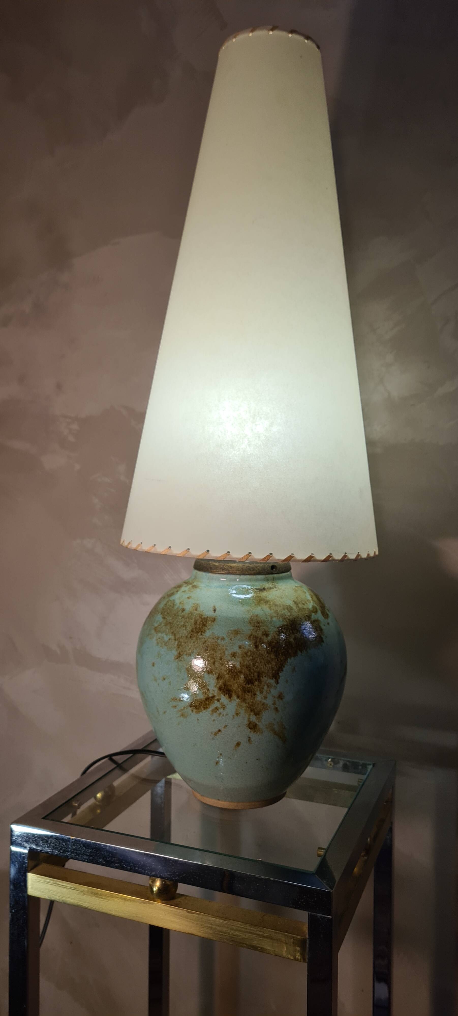 Grande lampe ceramique bleu vert vernisé  signé palmier  1970 , h75x20  abat jour  legere trace