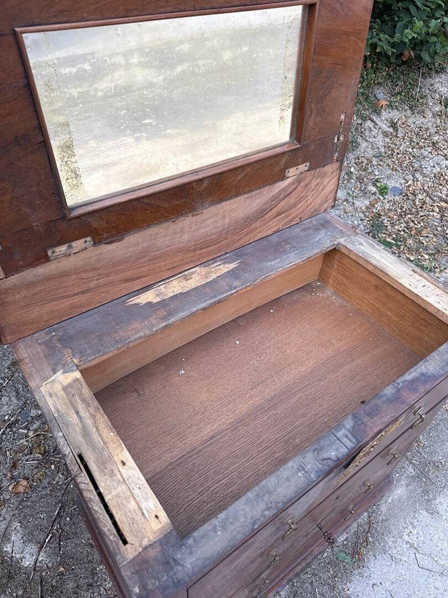 Commode de toilette ancienne en bois L. Soubrier