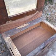 Commode de toilette ancienne en bois L. Soubrier