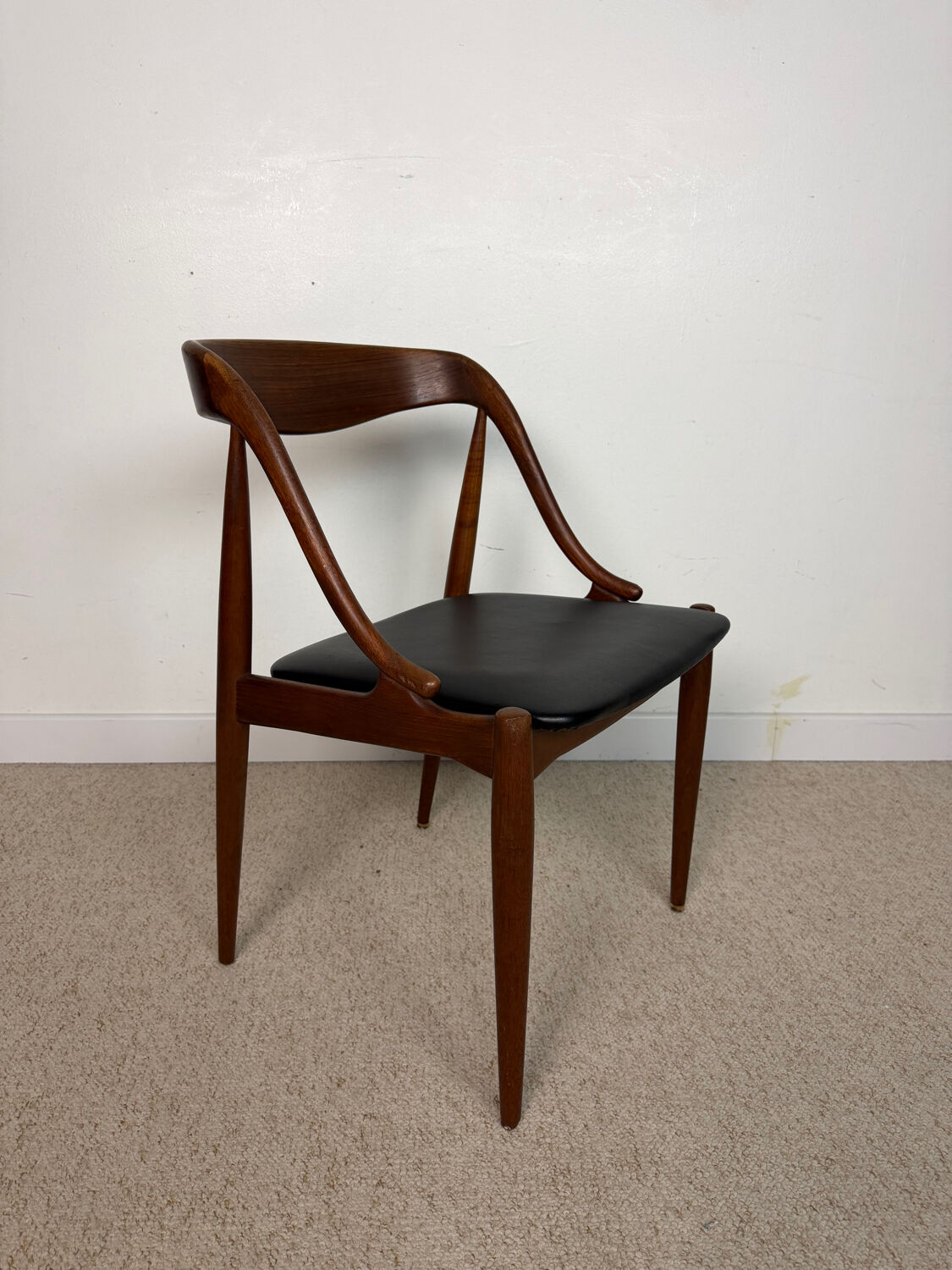 Scandinavian teak chairs – attributed to Johannes Andersen
