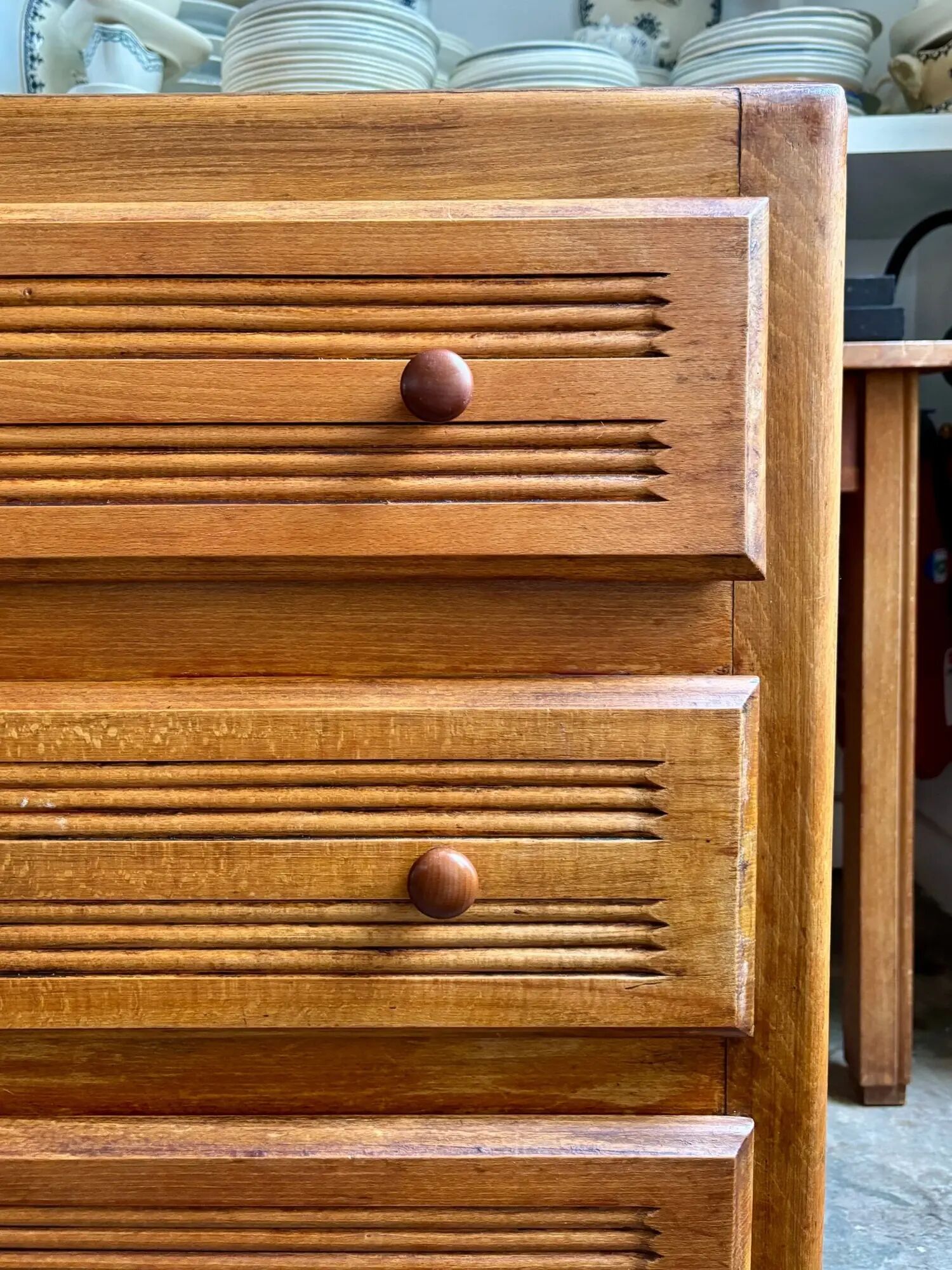 Dark wood 3-drawer chest of drawers