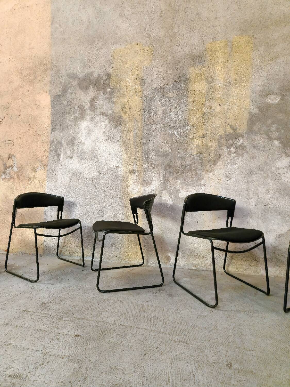 5 chaises Assisa - Paolo Favaretto