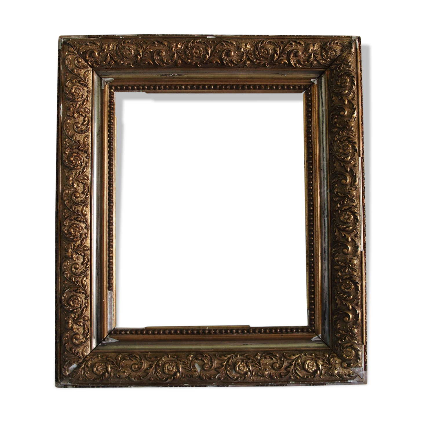 Cadre en bois décor stuc doré