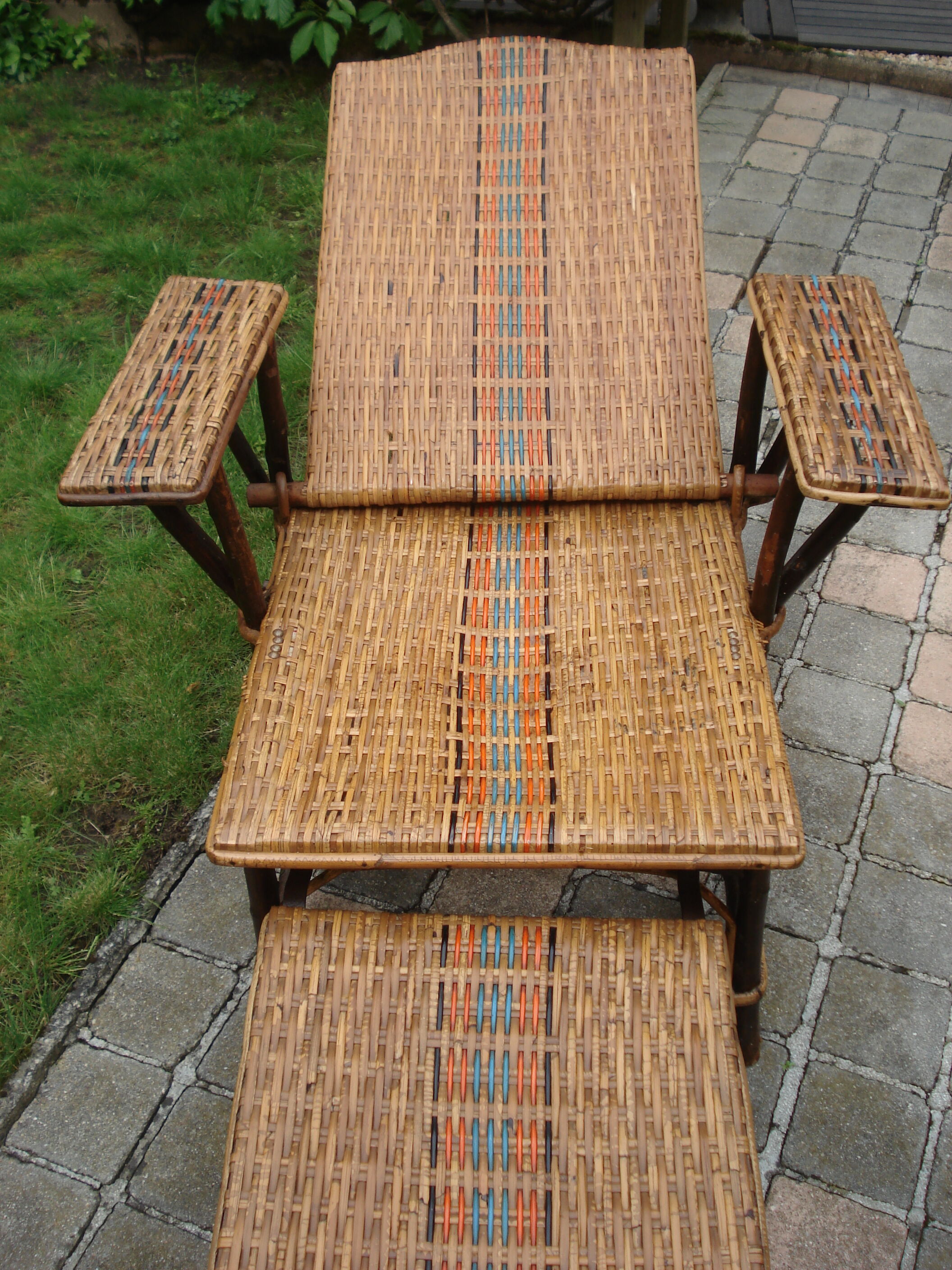 Rattan  and wicker lounge chair vintage 1920