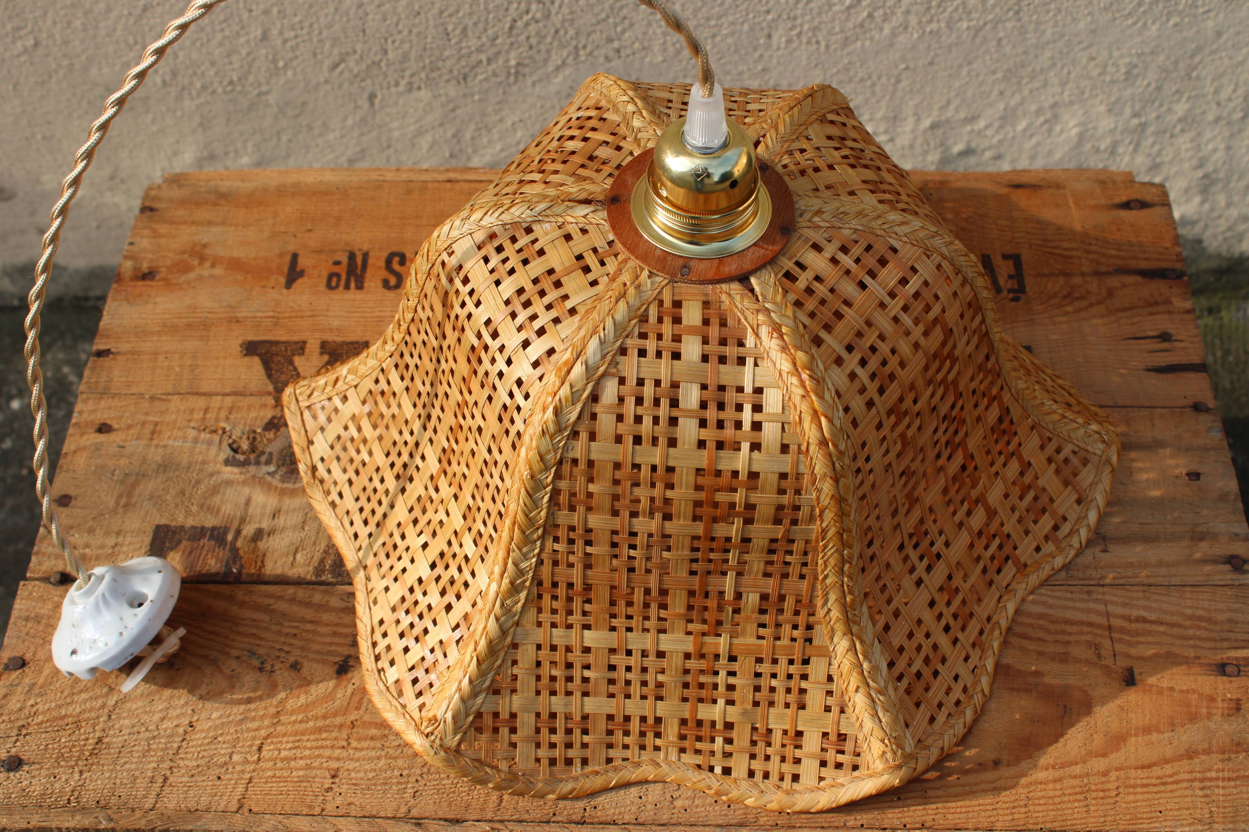 Rattan flower suspension