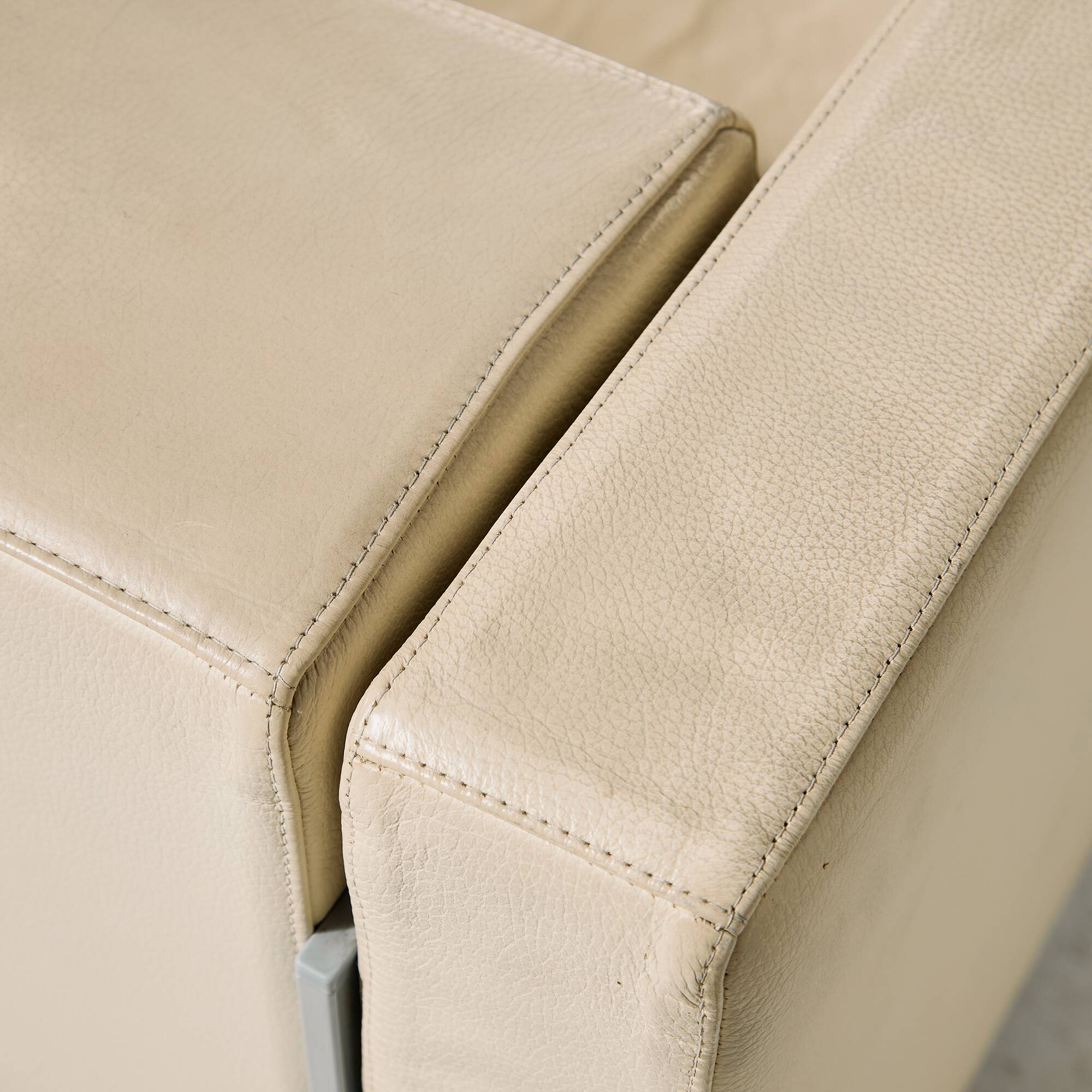 Kinnarps leather armchair