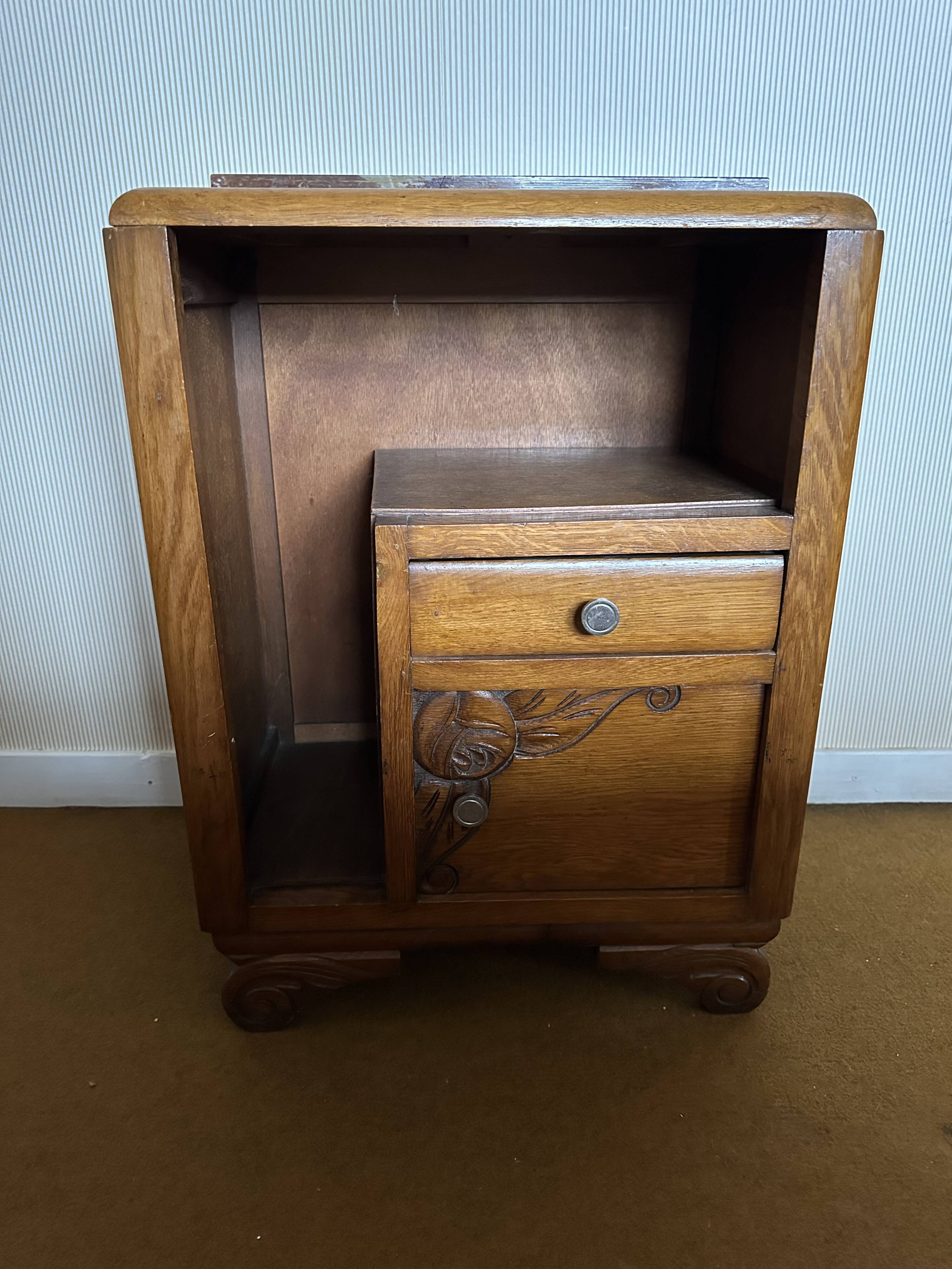 Art Deco bedside table in wood and pink marble