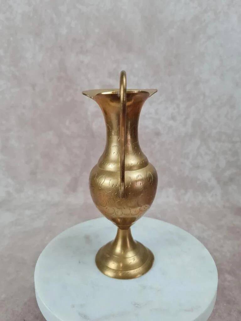 Small oriental jug in engraved brass 🌿