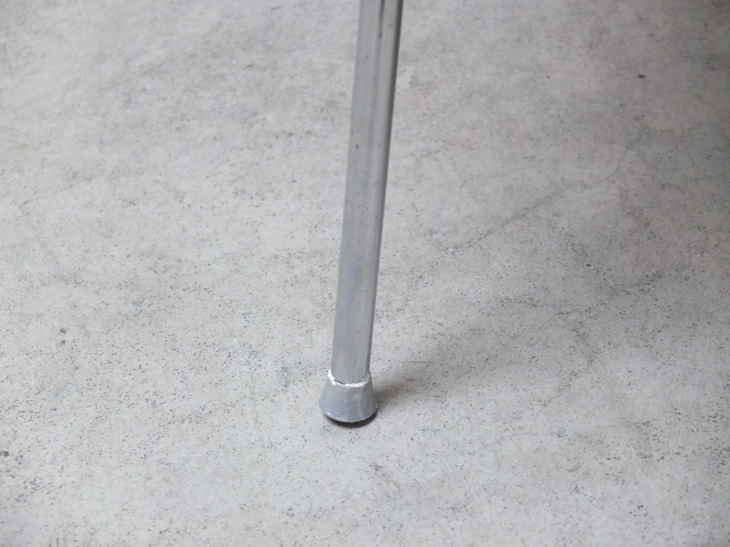 Triangular 'VL1312' side table in teak by Vermund Larsen, 1959