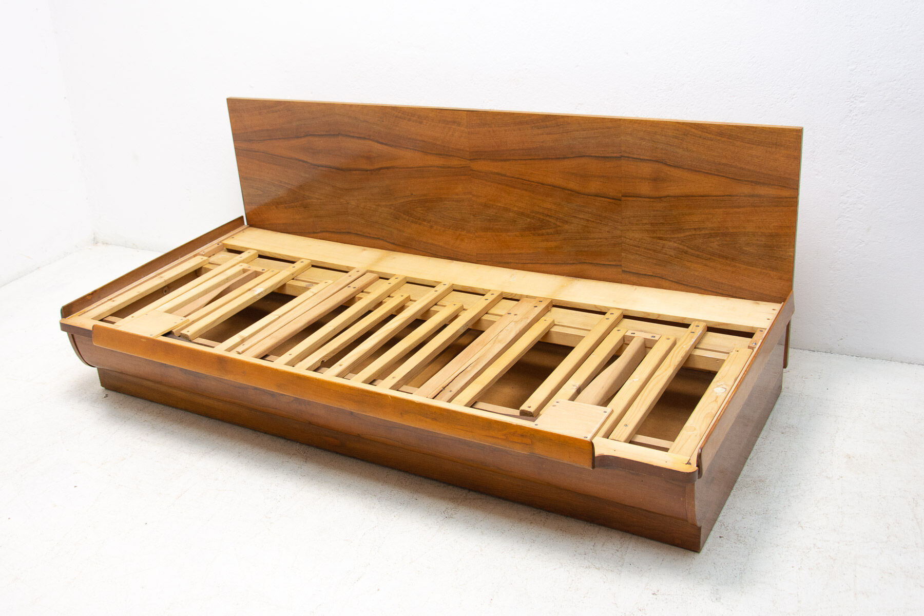 Mid century sofabed in walnut by Jindrich Halabala for UP Zavody, 1950´s