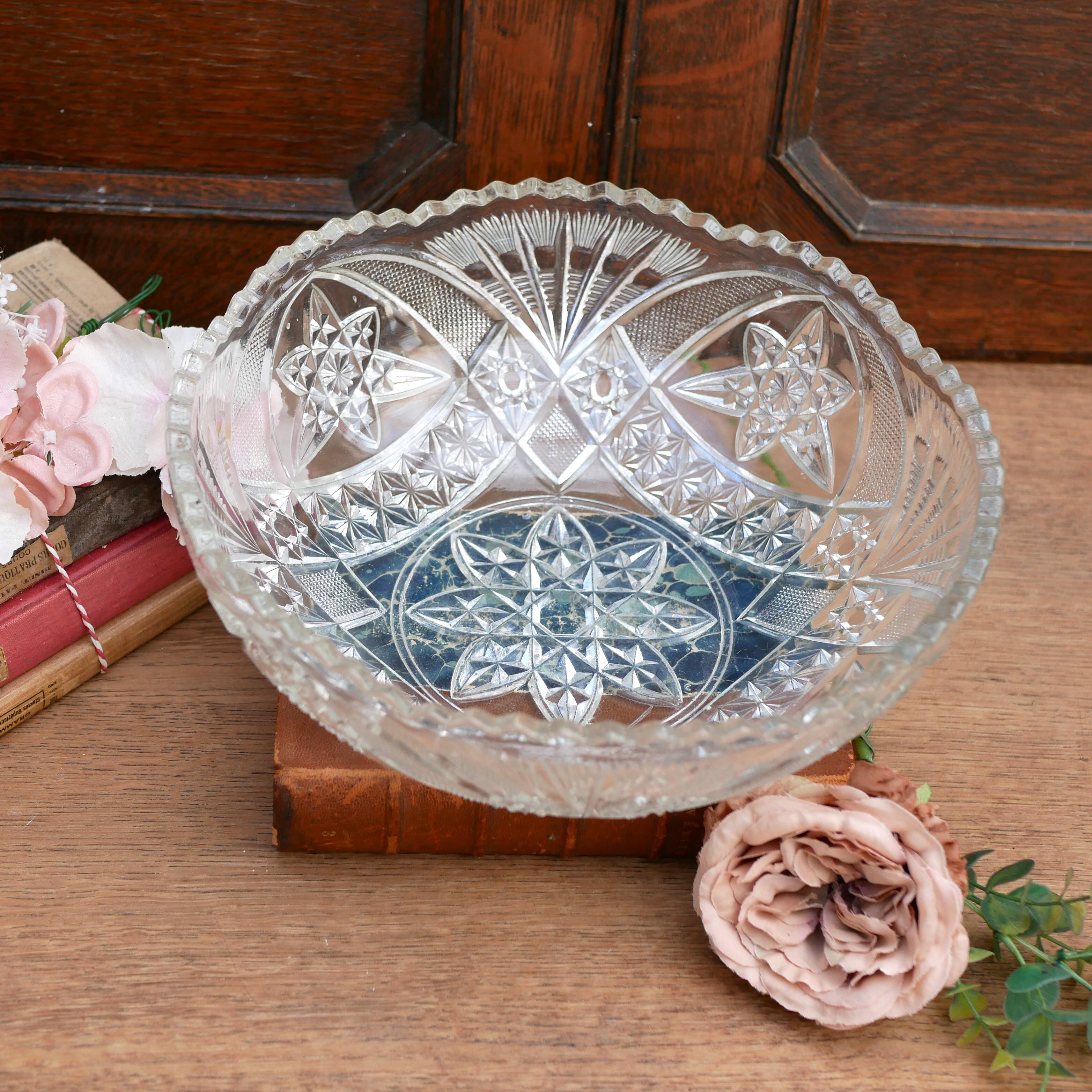 Beautiful vintage English decorative bowl in molded and cut glass