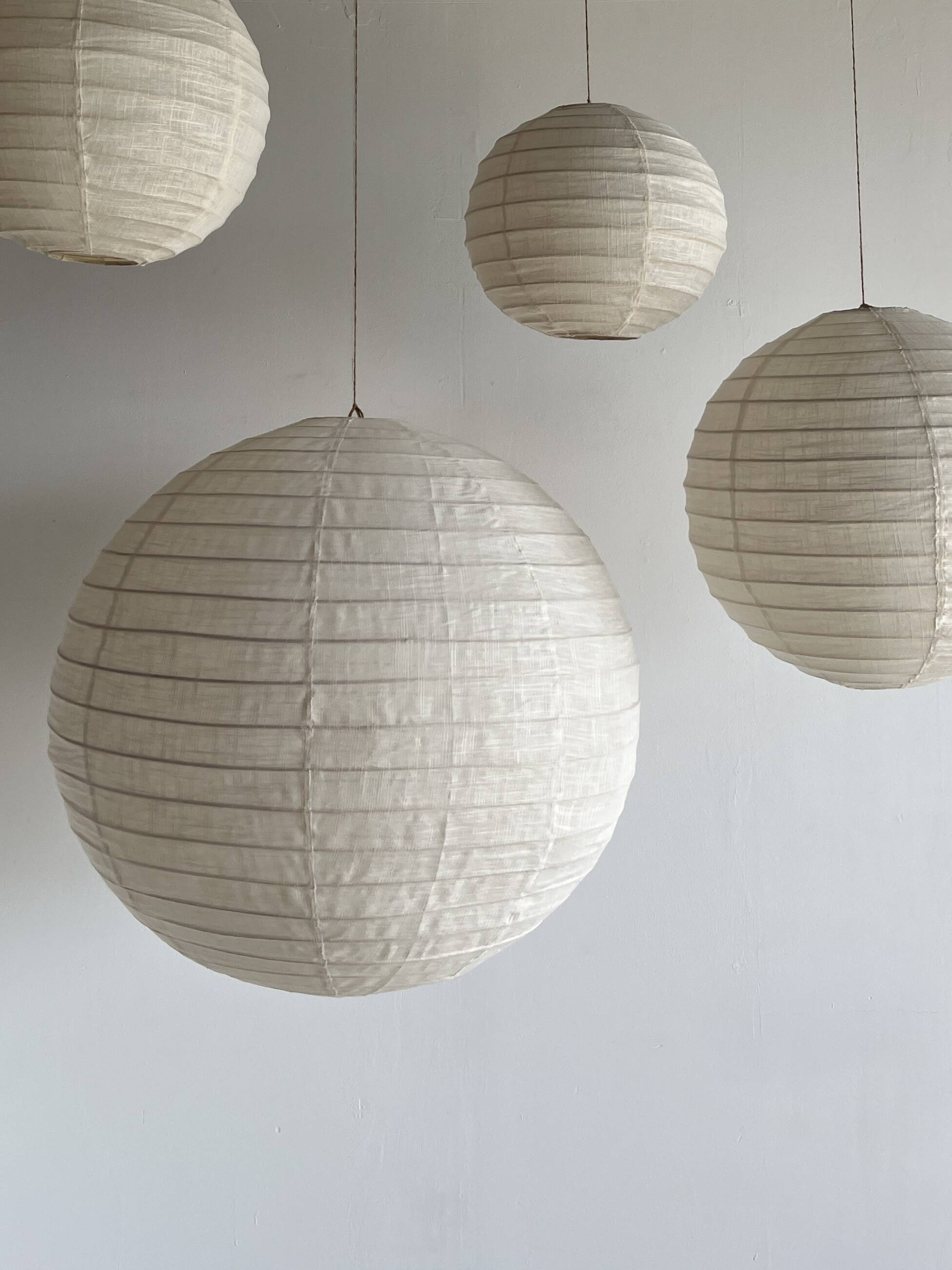 Average suspension in rattan and natural linen, Japanese-style, round D:40.
