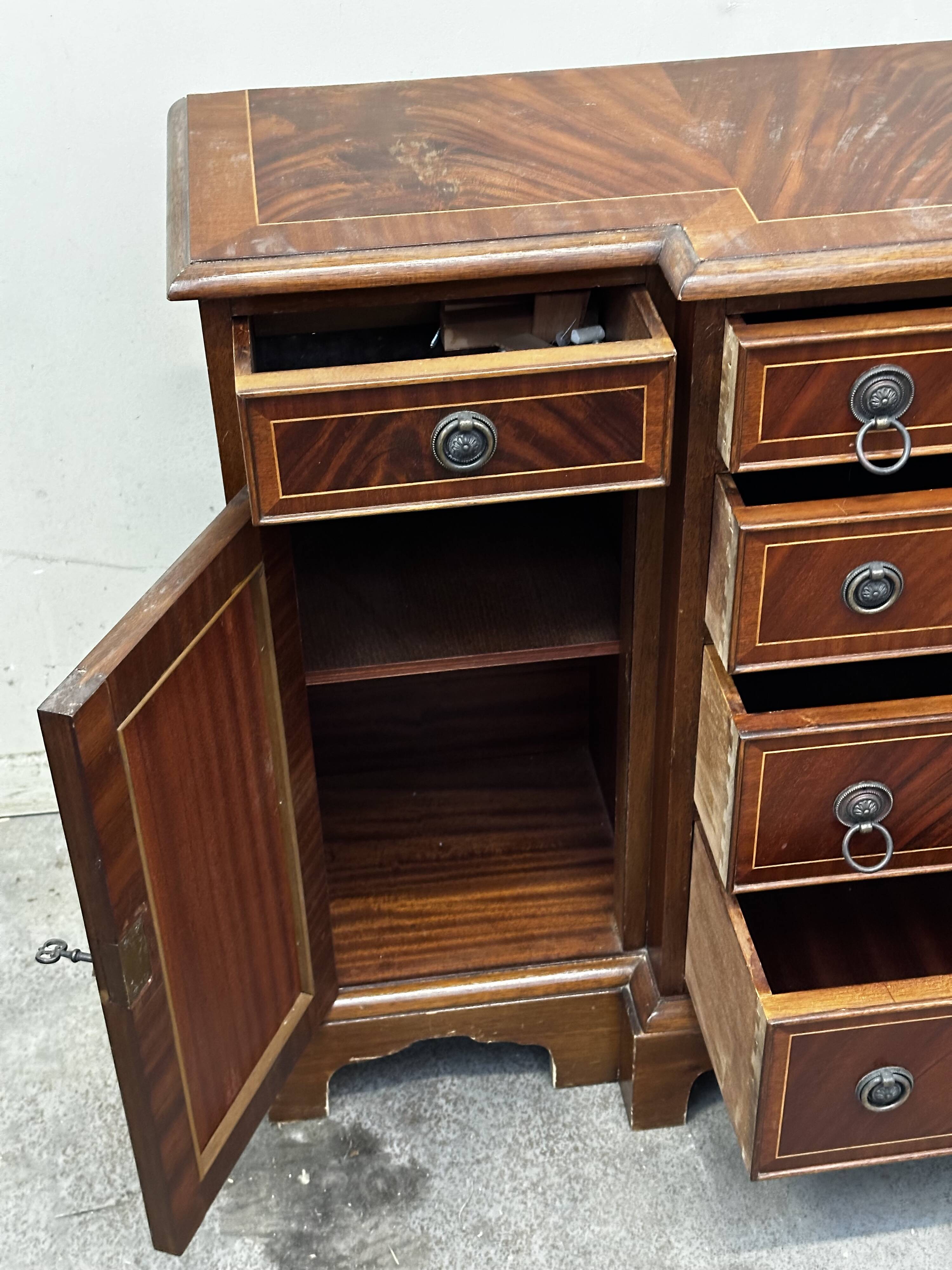Buffet Anglais en acajou fin 19 e