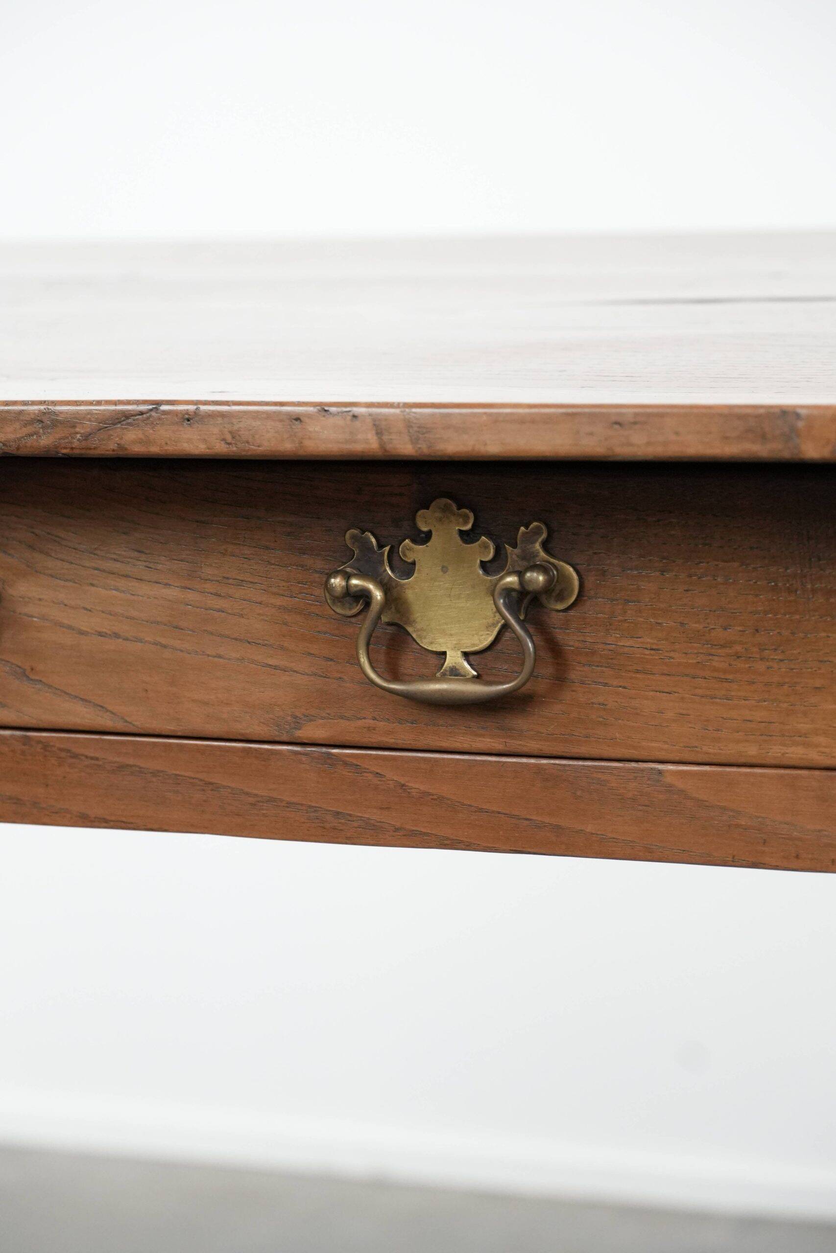 Antique French oak dining table for 6 to 8 people with three drawers