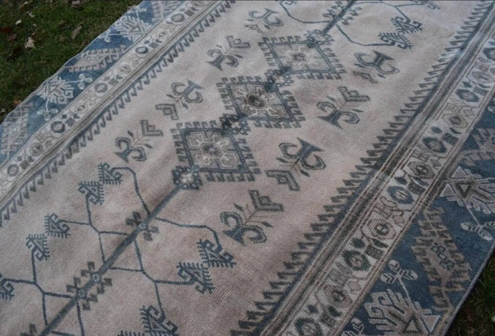 Vintage Turkish Oushak rug 150x275 cm
