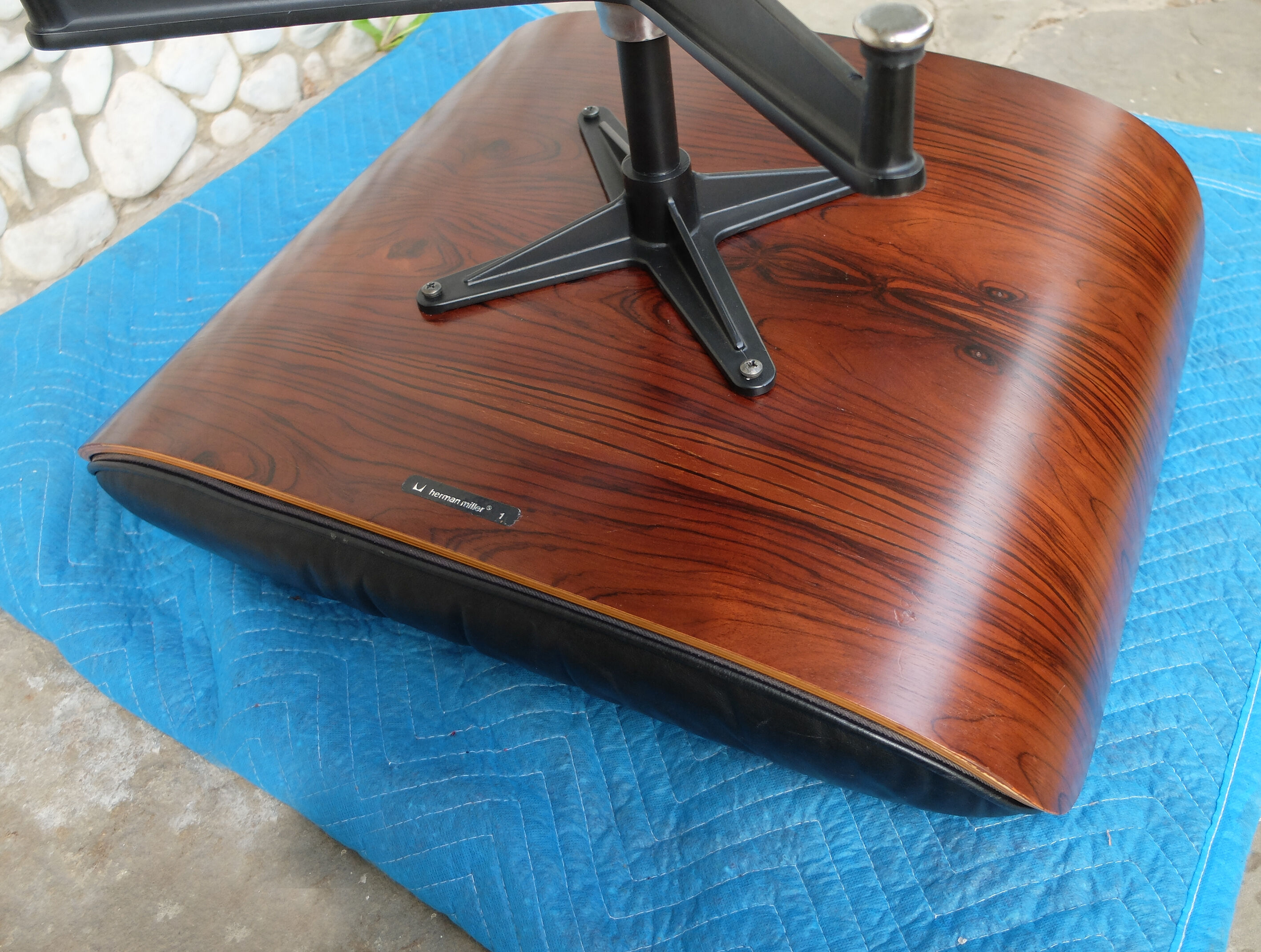 Lounge chair & ottoman rosewood from Rio by Charles & Ray Eames edition Herman Miller USA, 1970