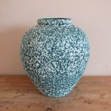 Green vase decorated with white enamels Cérart Monaco