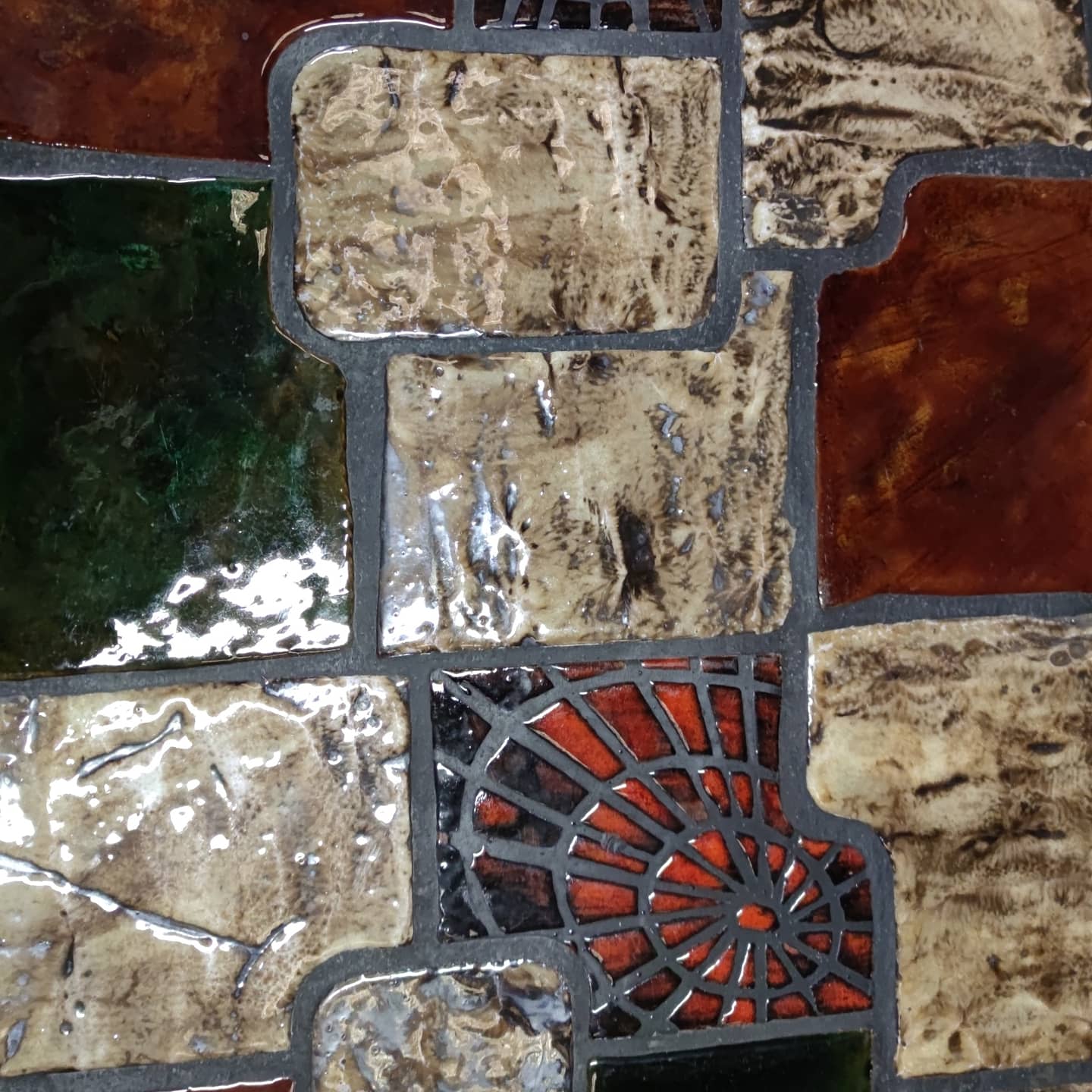 Ceramic and steel elliptical table