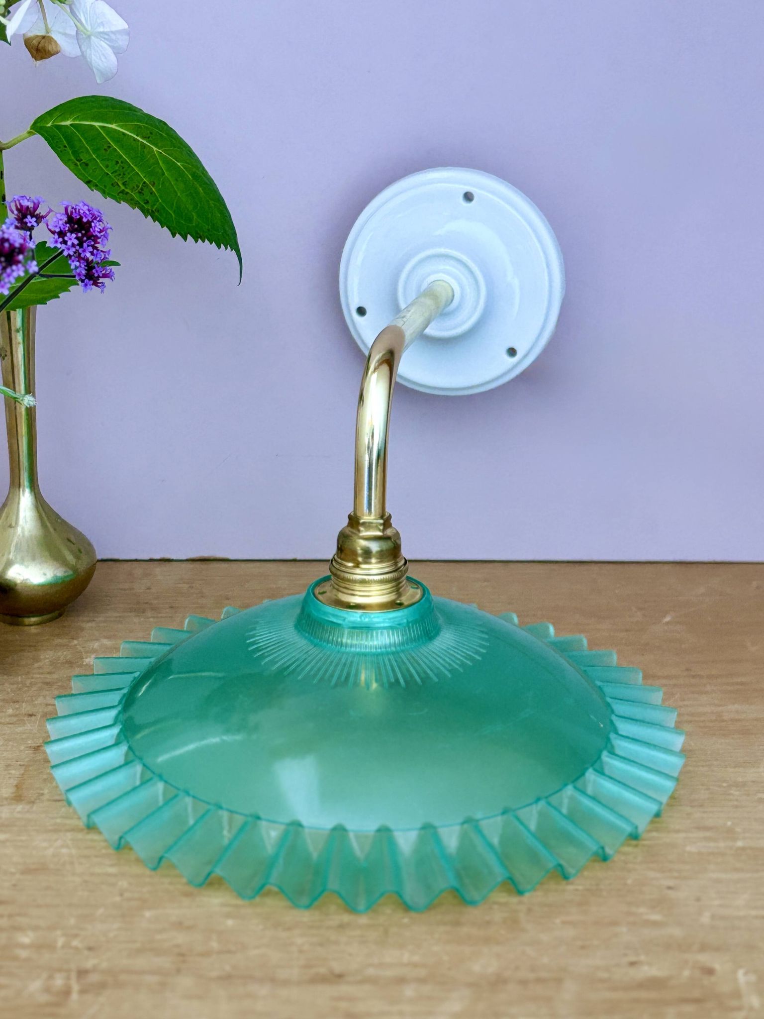 Applique coudée abat-jour vintage en plastique vert