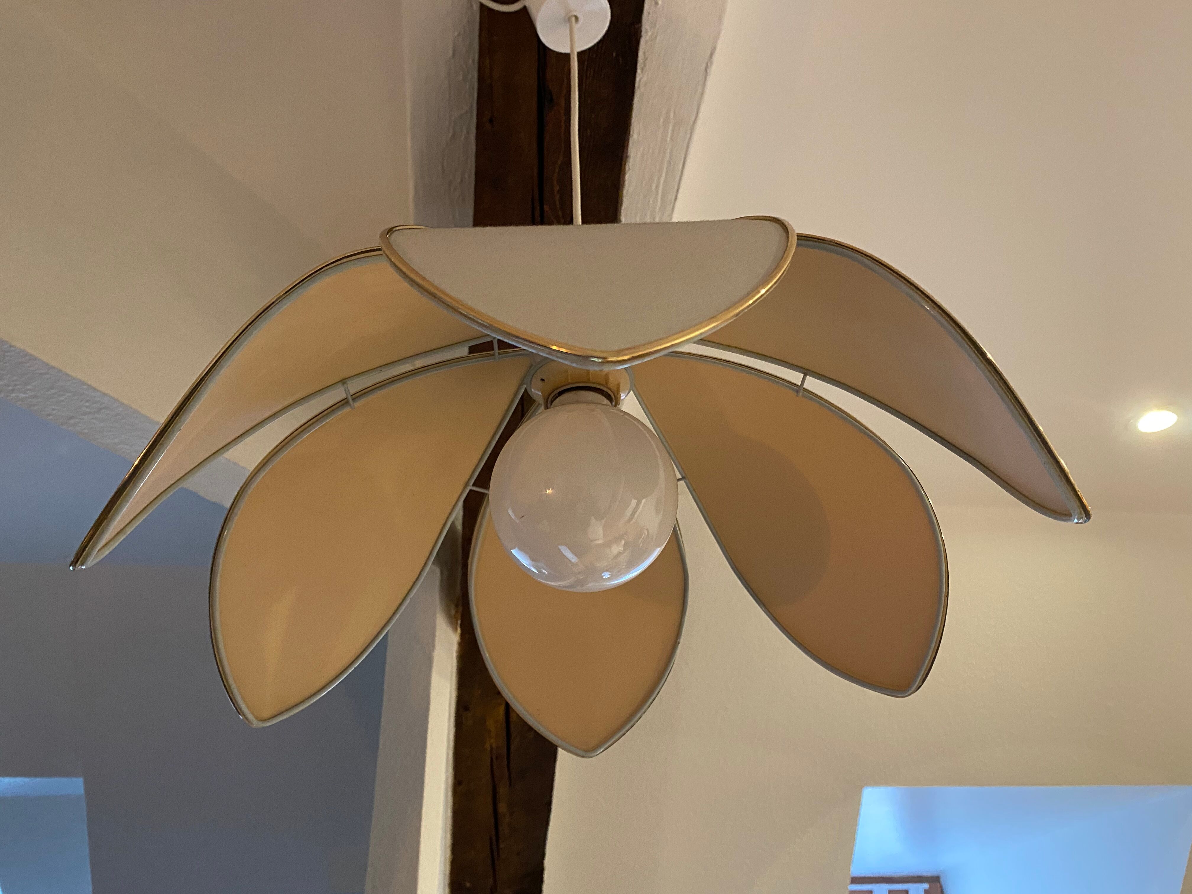Vintage flower petal suspension
