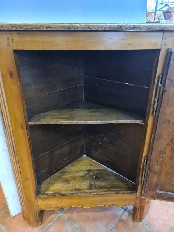 Bahut encoignure en merisier