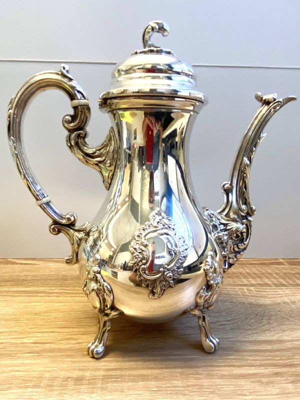 Élégante Verseuse à Thé Café Style Louis XV Rocaille Métal Argenté