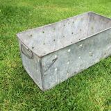 Metal planter
