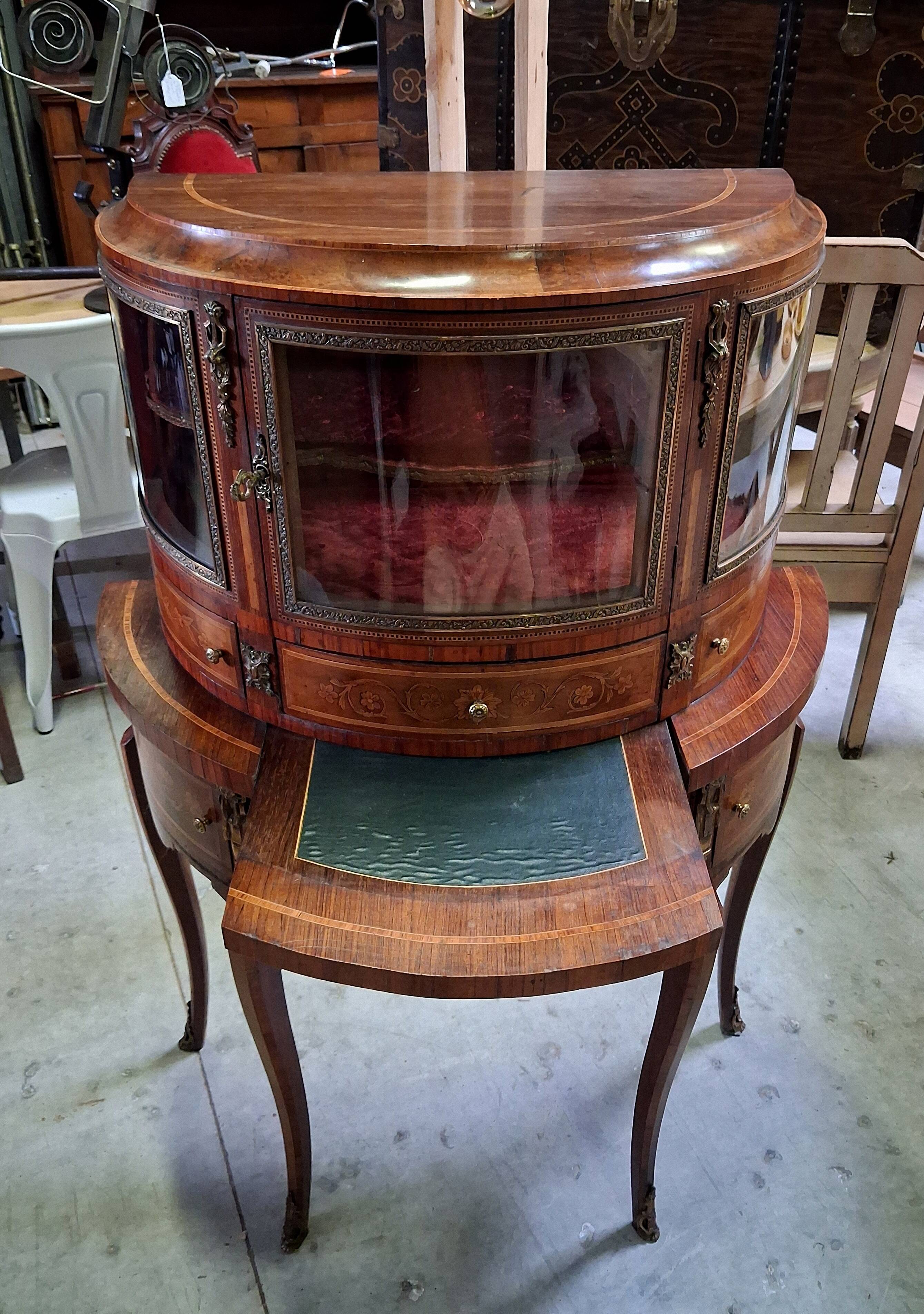 Desk - Display cabinet in the style of Louis XV with marquetry.