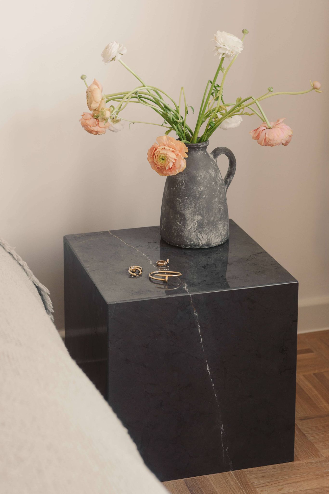 CUBE EN MARBRE GRIS