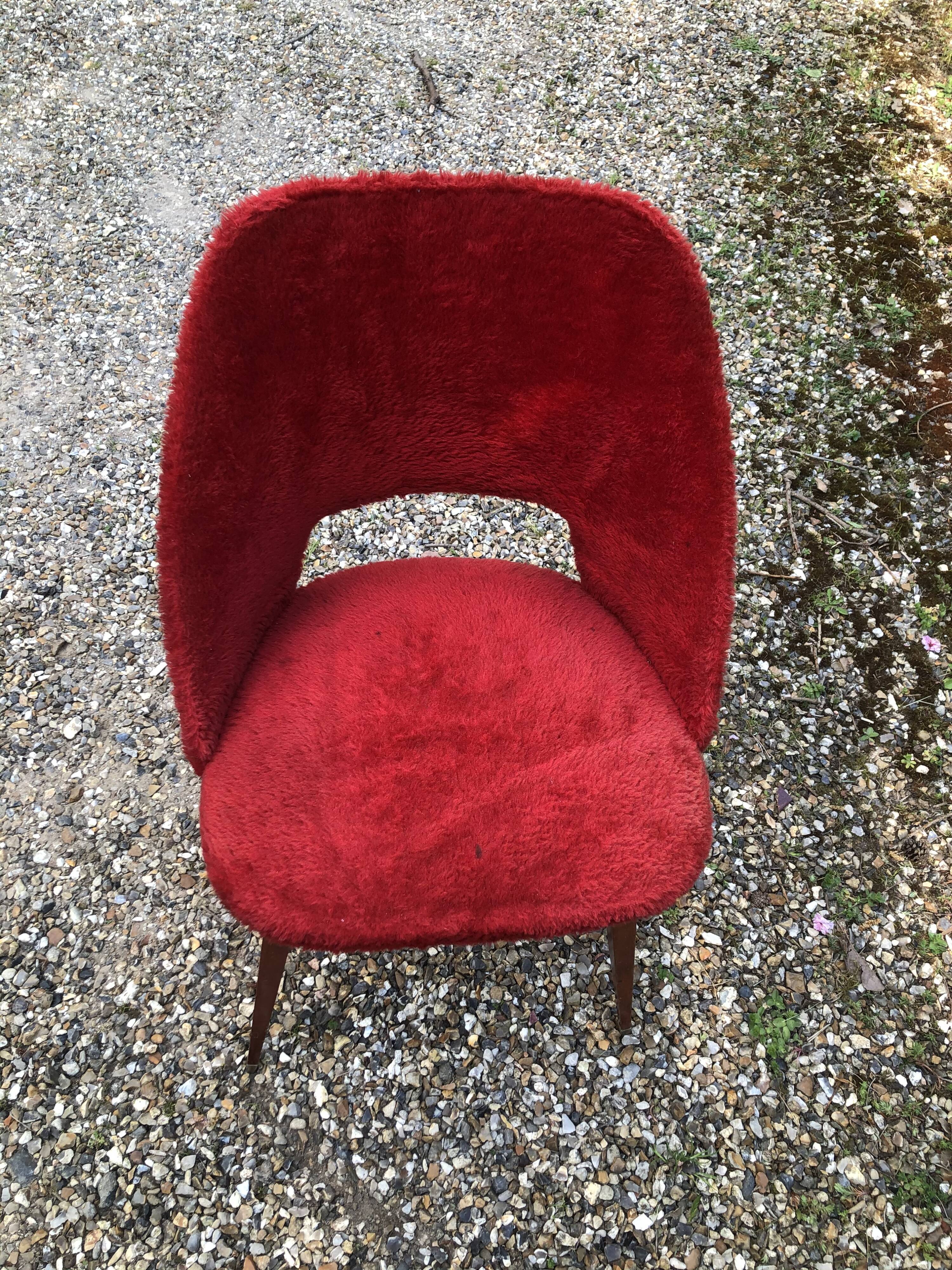 Vintage chair in red moumoute 1960