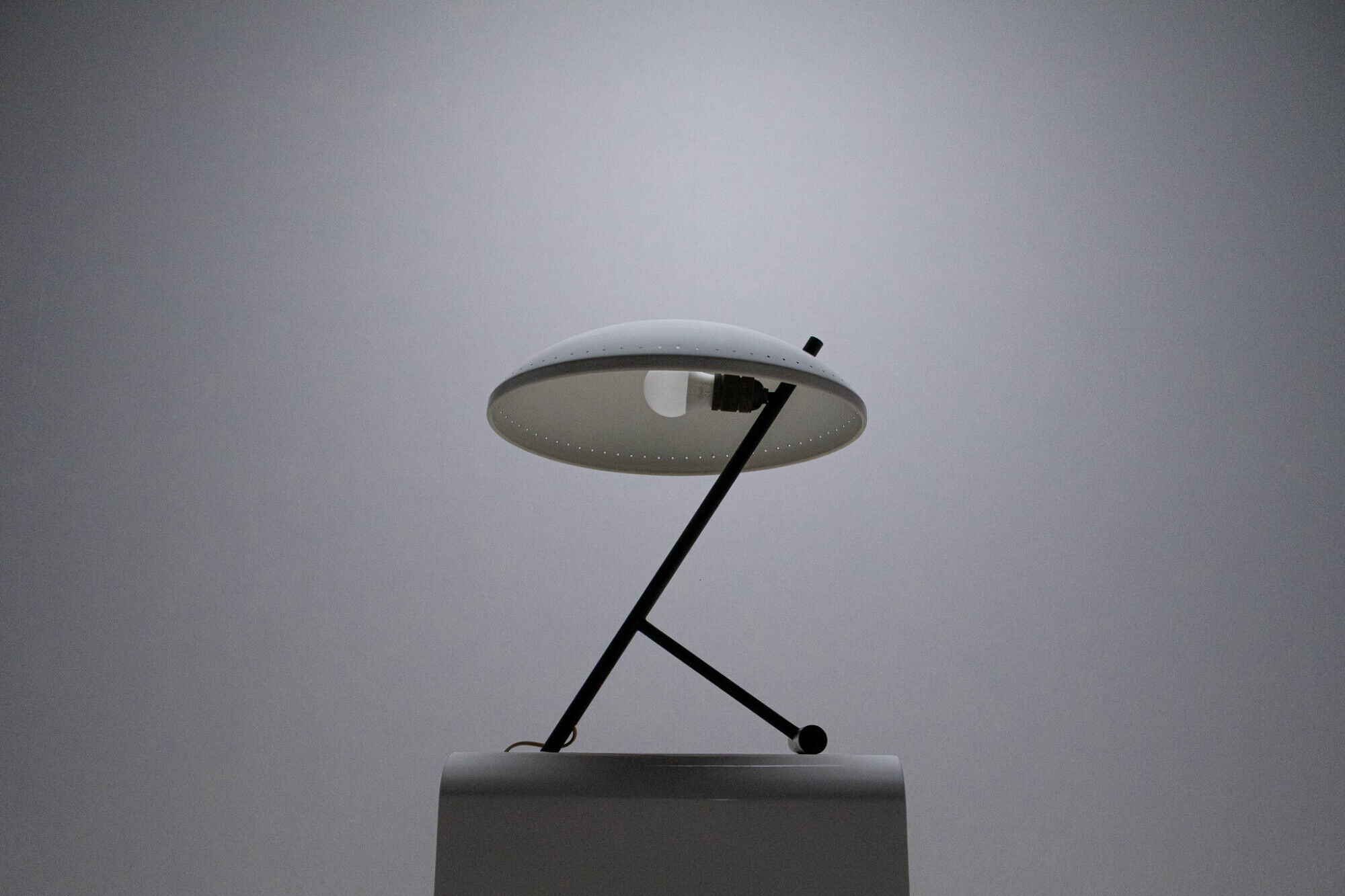 Lampe de bureau Blanc Negro Evoluon par Louis Kalff pour Philips, années 1950.