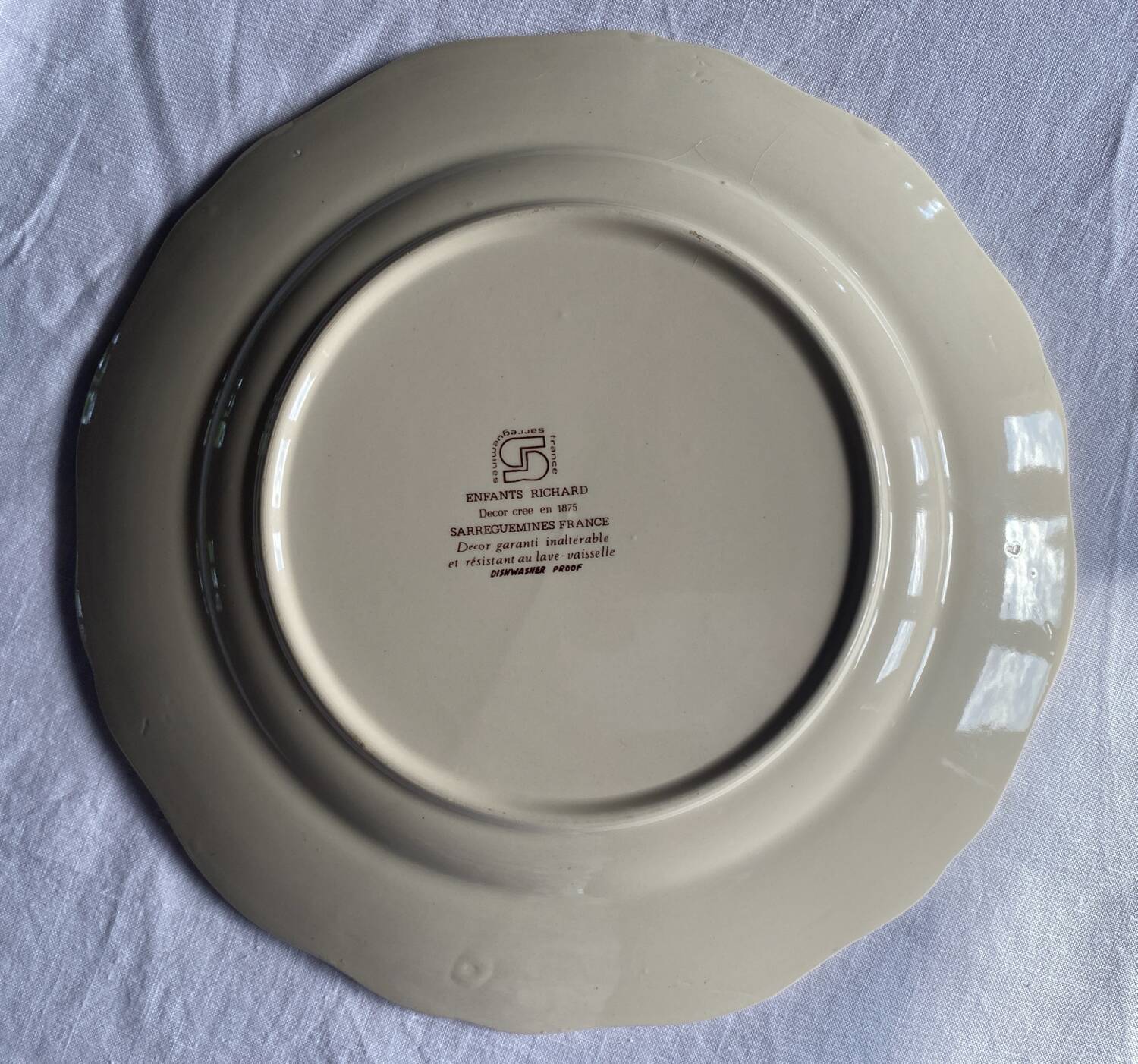 Earthenware plate “Enfants Richard” Sarreguemines