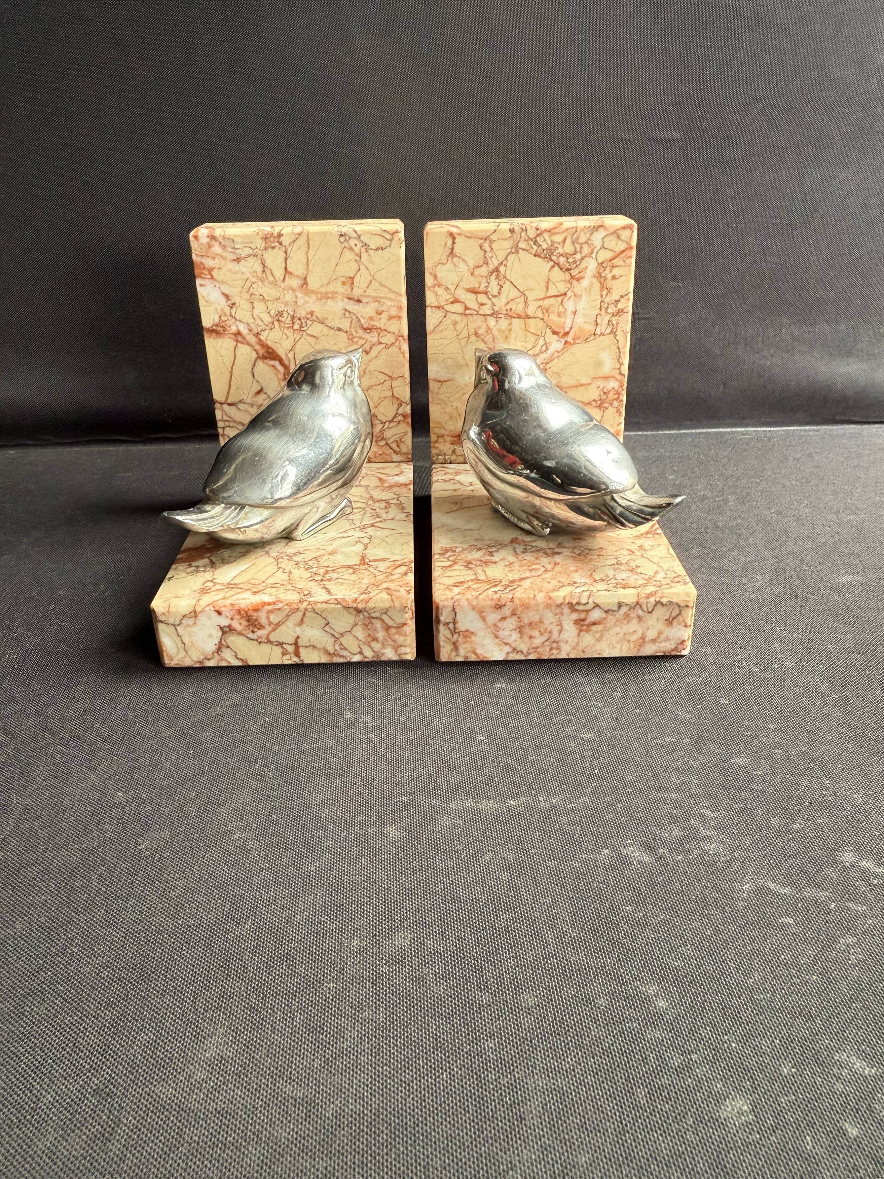 Paire de serre-livres Art déco en marbre