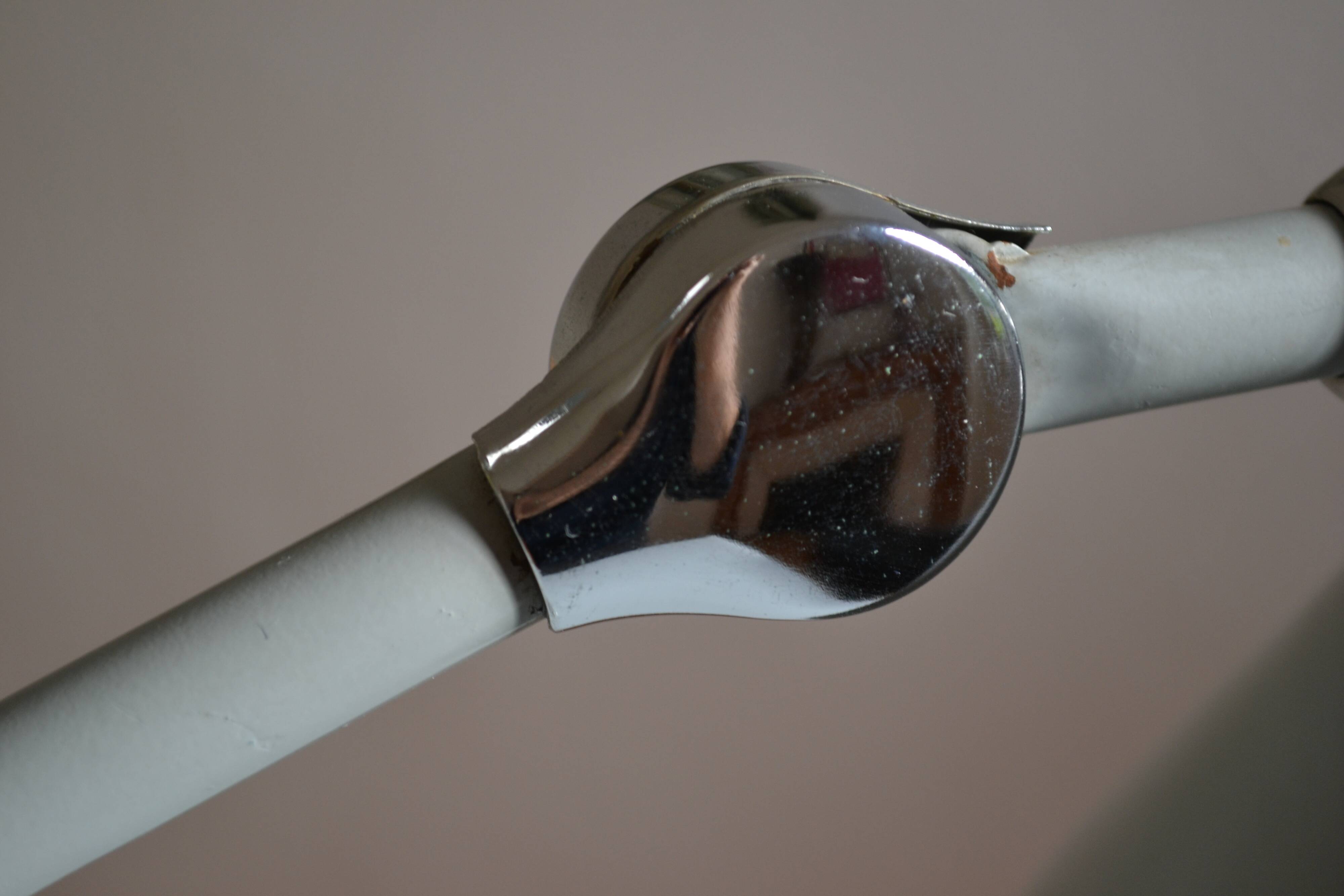 Jumo GS1 light grey table lamp