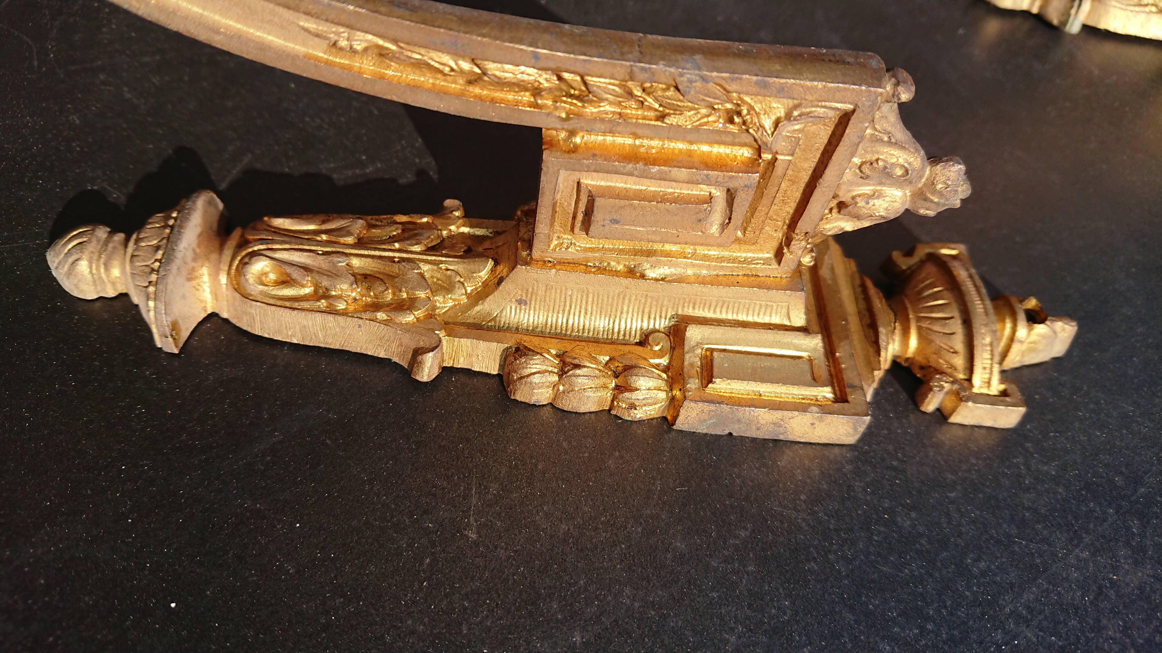 Paire de porte-embrasses en bronze doré