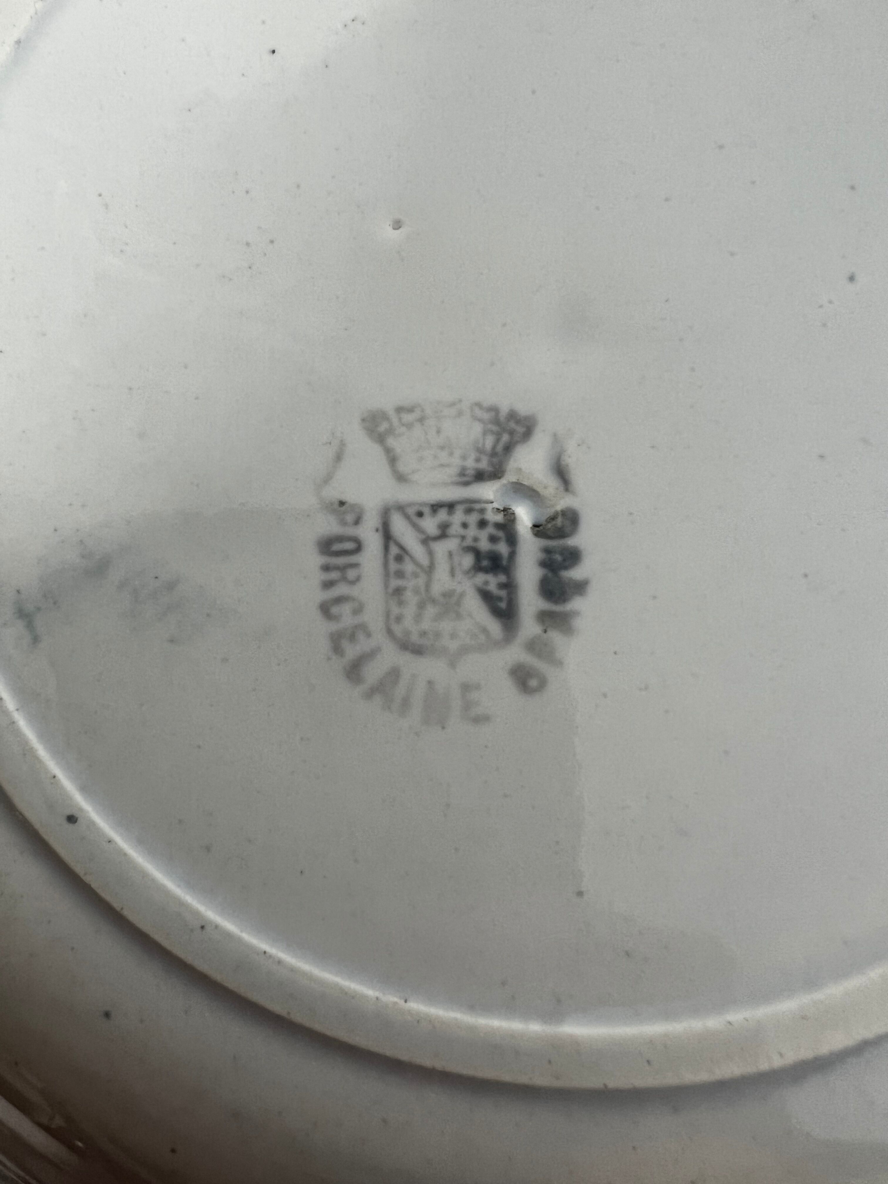 Grigny opaque porcelain