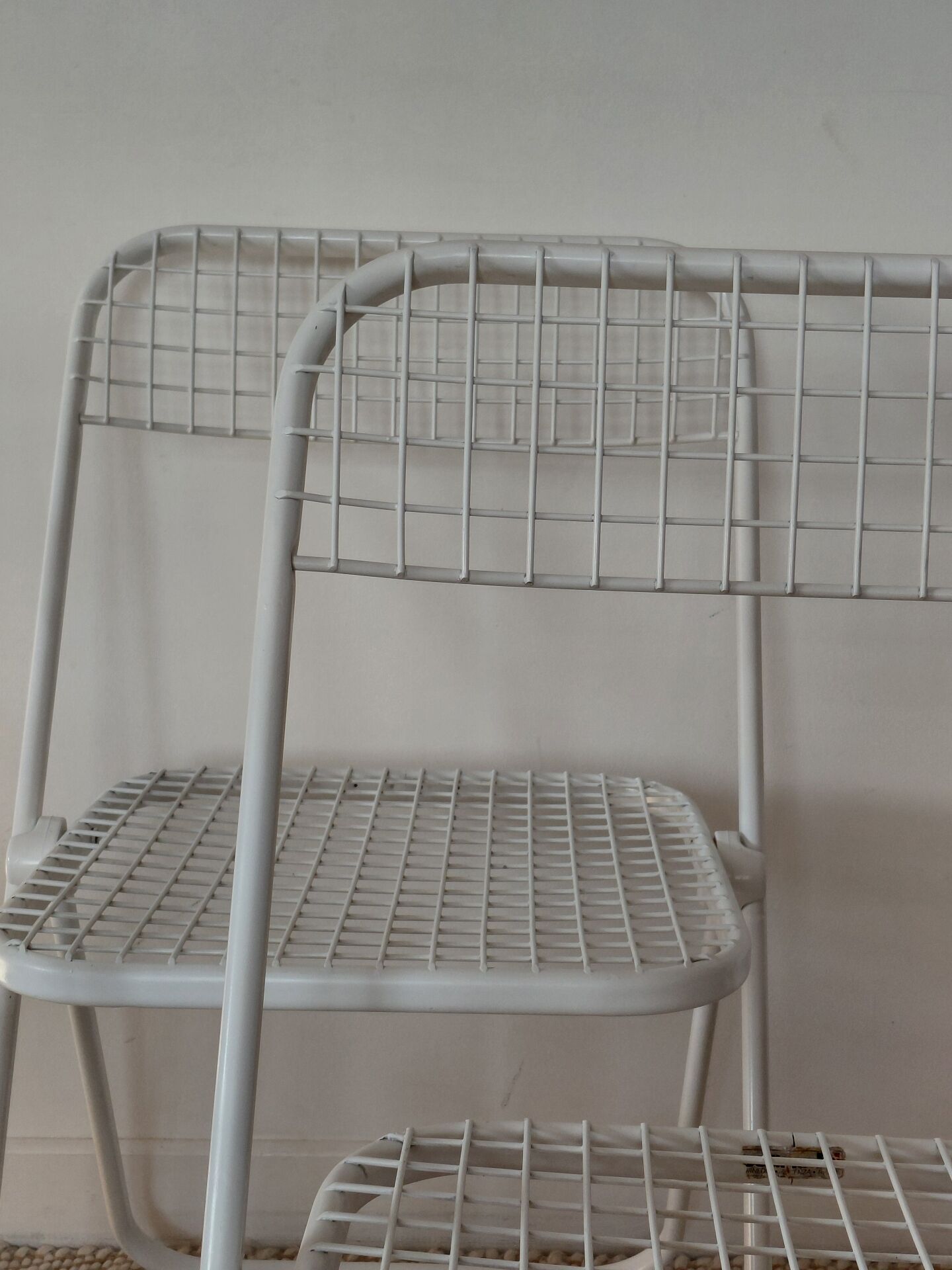 Suite de 3 chaises pliantes Talin en métal blanc, Italie années 70